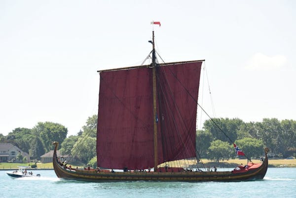 The Draken Harald H�rfagre, an 111-foot long Viking longboat which sails under the Norwegian flag, makes its way up the Detroit River on its way to 