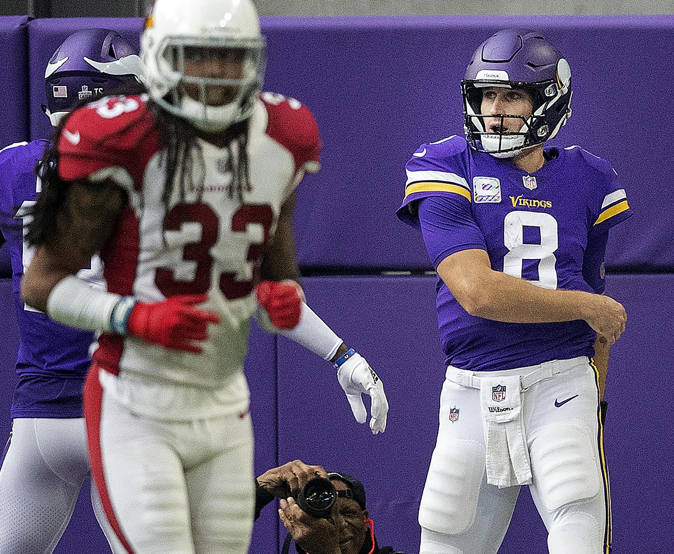 Minnesota Vikings quarterback Kirk Cousins celebrated after running in for a touchdown in the third quarter. ] CARLOS GONZALEZ ï cgonzalez@startribune.com ñ October 14, 2018, Minneapolis, MN, US Bank Stadium, NFL, Minnesota Vikings vs Phoenix Cardinals