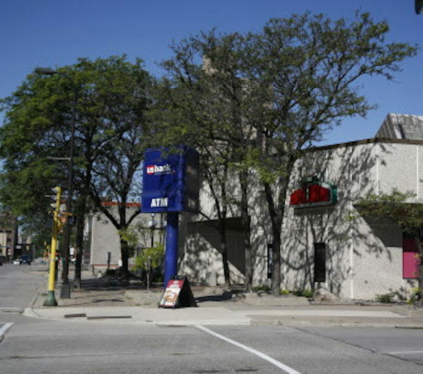 This is the e corner of NE 4th Street and E. Hennepin Ave where Mortensen is hoping to get approval to build a 30 story tower. ] (KYNDELL HARKNESS/STAR TRIBUNE) kyndell.harkness@startribune.com The corner of NE 4th Street and E. Hennepin Ave in Minneapolis, Min., Tuesday, July 7, 2015. Wednesday evening Mortenson will release new details about its latest project, a 30-story tower next to Surdyk's Liquor store in northeast Minneapolis.