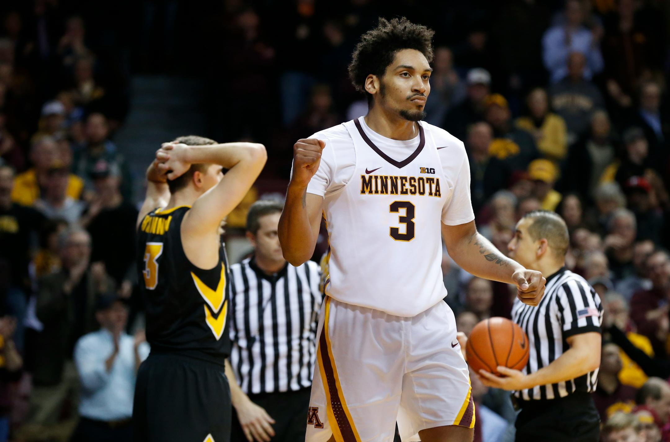Minnesota's Jordan Murphy (3)