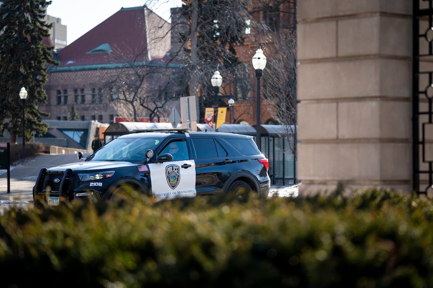 A police car waits on campus at the University of Minnesota after receiving deadly threats by a man saying he was going to target the U on Thursday, Jan. 11, 2024 in Minneapolis, Minn. ] Angelina Katsanis • angelina.katsanis@startribune.com