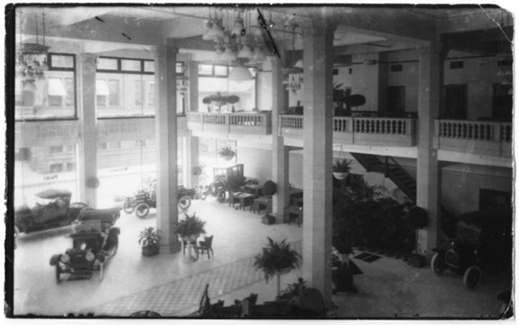 The Frederick E. Murphy Co. magnificent showroom in 1915. The Minneapolis dealership was built in 1912.