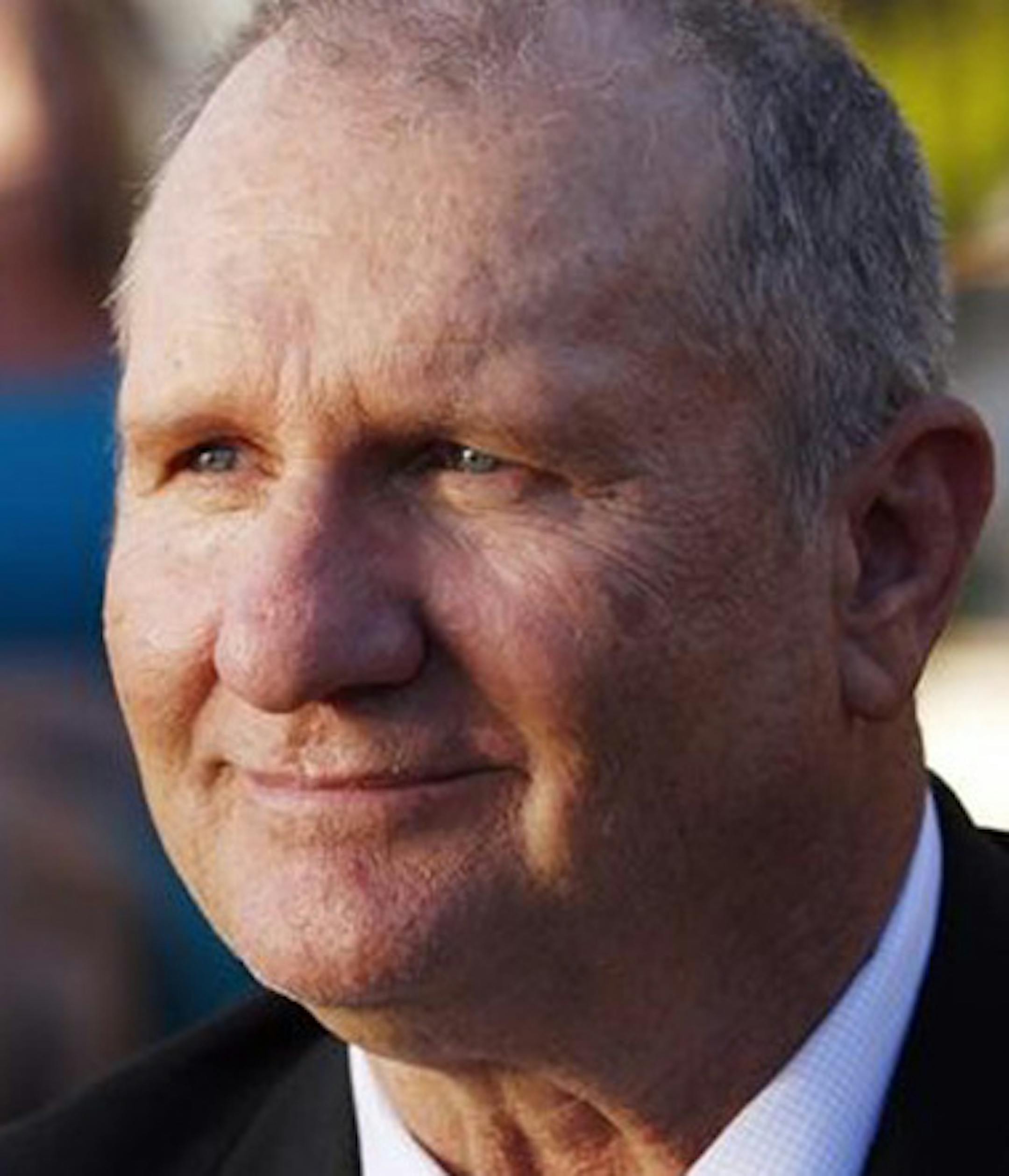 MODERN FAMILY - "The Wedding, Part 2" - The wedding day chaos continue as the entire party shifts from one contingency plan to another. Guests start to get testy, Mitchell and Cameron are feeling discouraged and poor Claire shows physical wear and tear, but an unexpected turn of events leads to the ceremony we've all been waiting for, on the season finale of "Modern Family," WEDNESDAY, MAY 21 (9:00-9:31 p.m., ET), on the ABC Television Network. (ABC/Peter "Hopper" Stone) ED O'NEILL