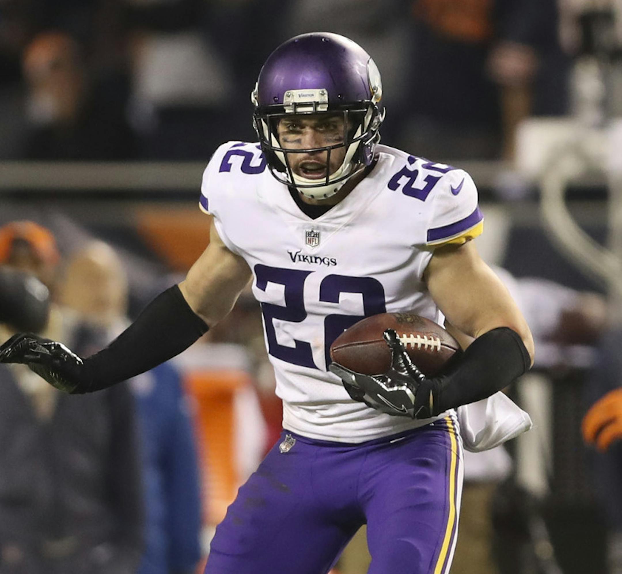 Minnesota Vikings free safety Harrison Smith (22) set up the winning touchdown after he intercepted a fourth quarter Bears' pass intended for tight end Zach Miller (86). ] JEFF WHEELER ï jeff.wheeler@startribune.com The Minnesota Vikings beat the Chicago Bears 20-17 in an NFL Monday Night Football game on October 9, 2017 at Soldier Field in Chicago.