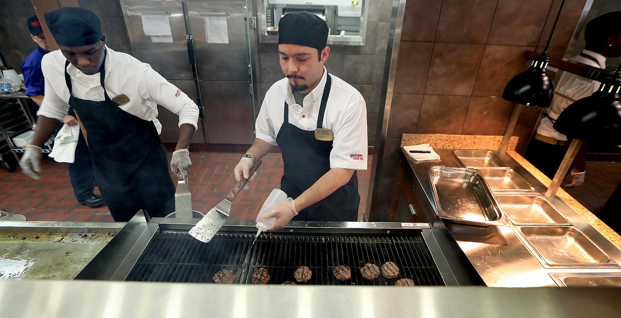 New Golden Corral employees were being trained in different areas before the buffet style restaurant opens, Wednesday, August 31, 2016 in Maple Grove, MN. It is the first Minnesota location in a former Old Country Buffet location. ] (ELIZABETH FLORES/STAR TRIBUNE) ELIZABETH FLORES &#x2022; eflores@startribune.com