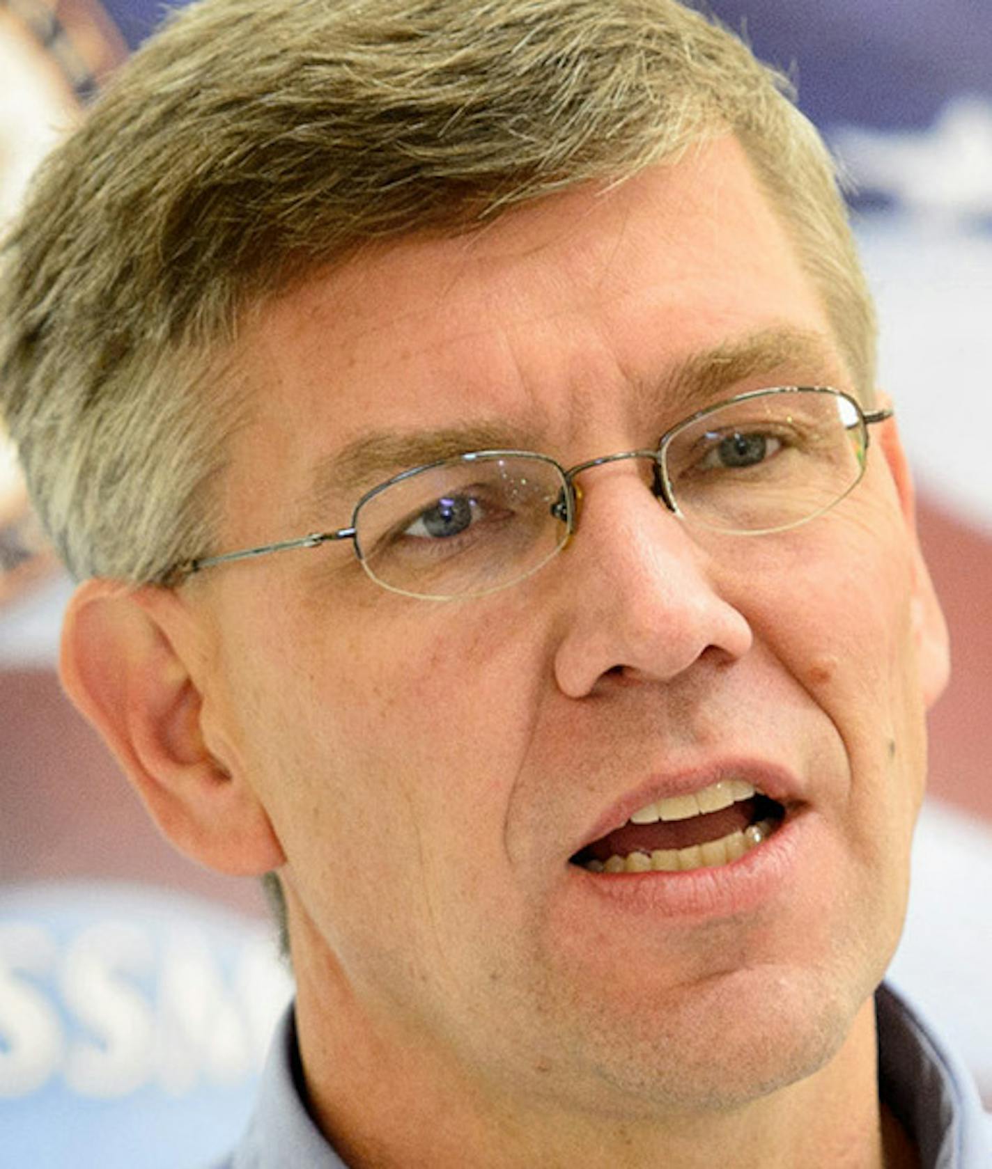 Rep. Erik Paulsen spoke with voters at the Cub Foods in Champlin as part of Congress On Your Corner. ] GLEN STUBBE * gstubbe@startribune.com Thursday, October 15, 2015 ORG XMIT: MIN1510151350200693 ORG XMIT: MIN1604071907326116