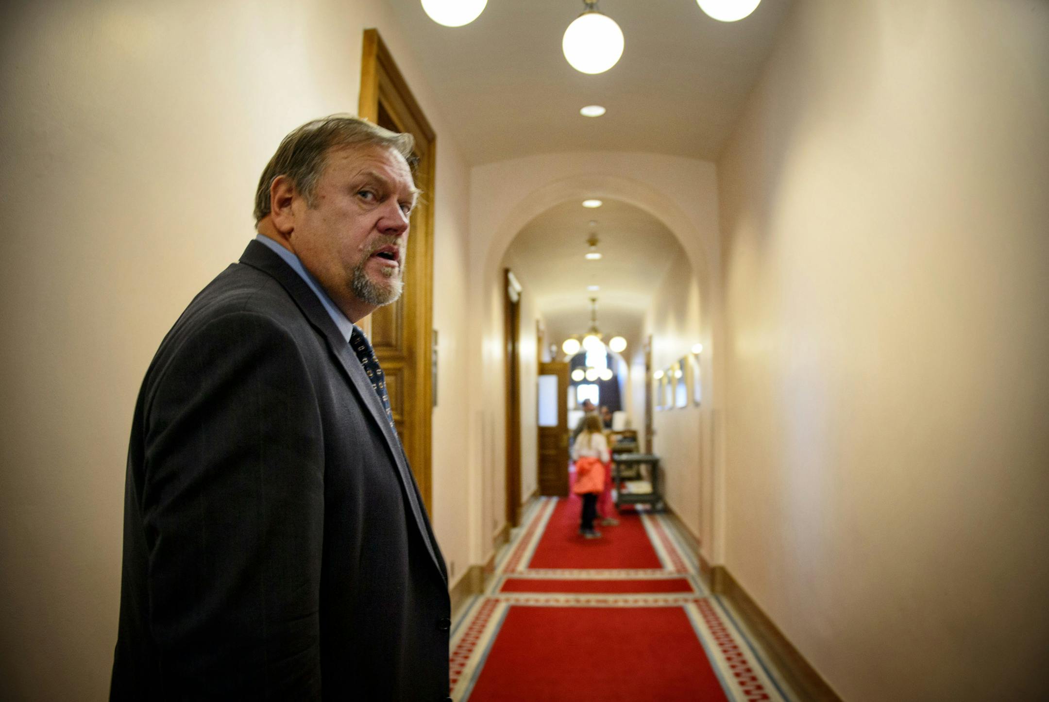Senate Majority Leader Tom Bakk walked through the Capitol hallways to start the day's session. ] GLEN STUBBE * gstubbe@startribune.com Monday, March 31, 2014.