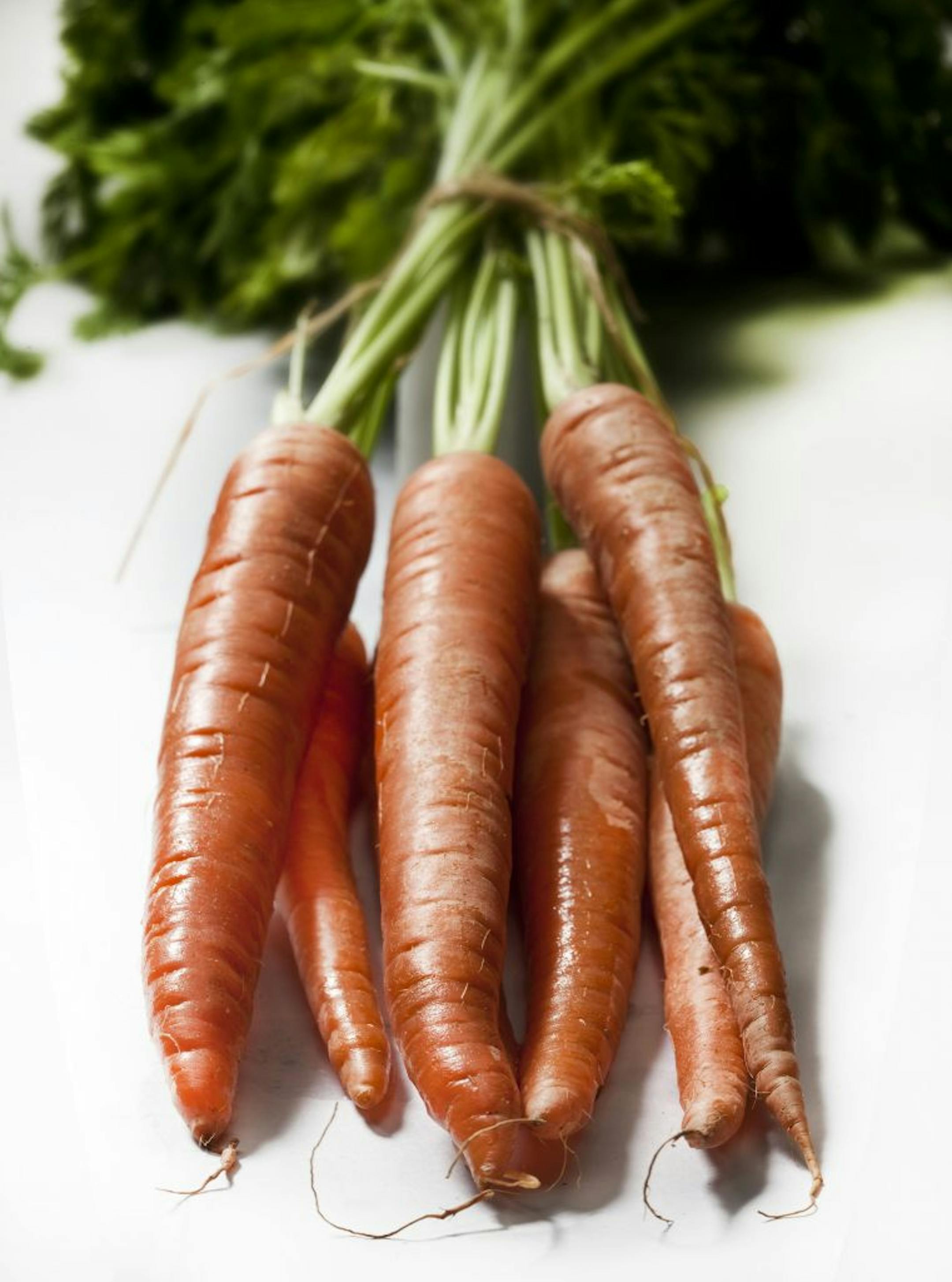 As you age, it's better to eat more vegetables than fruit.