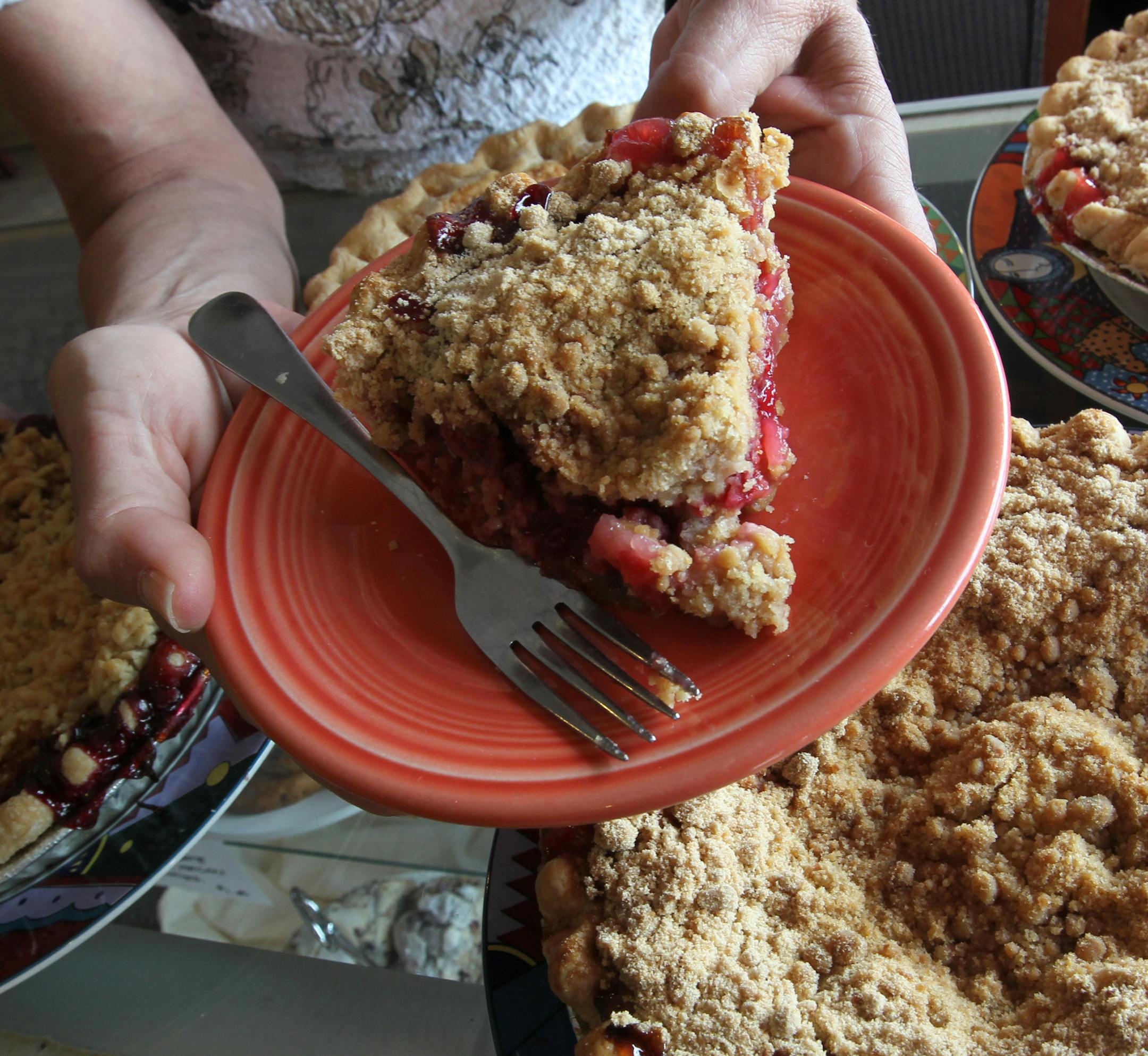 Pie Place Caf√©, 207 Wisconsin St, 218 387-1513, Great pies at the pie counter near the front door. __Food writer Rick Nelson makes his annual trip to parts of Minnesota we might want to go. This year it‚Äôs the North Shore, From Duluth to past Grand Maria, which brought us a good mix of people, settings and food, starting in Duluth and headed north as far as the Naniboujou Lodge. [ TOM WALLACE ‚Ä¢ twallace@startribune.com _ Assignments #20024190A_ J