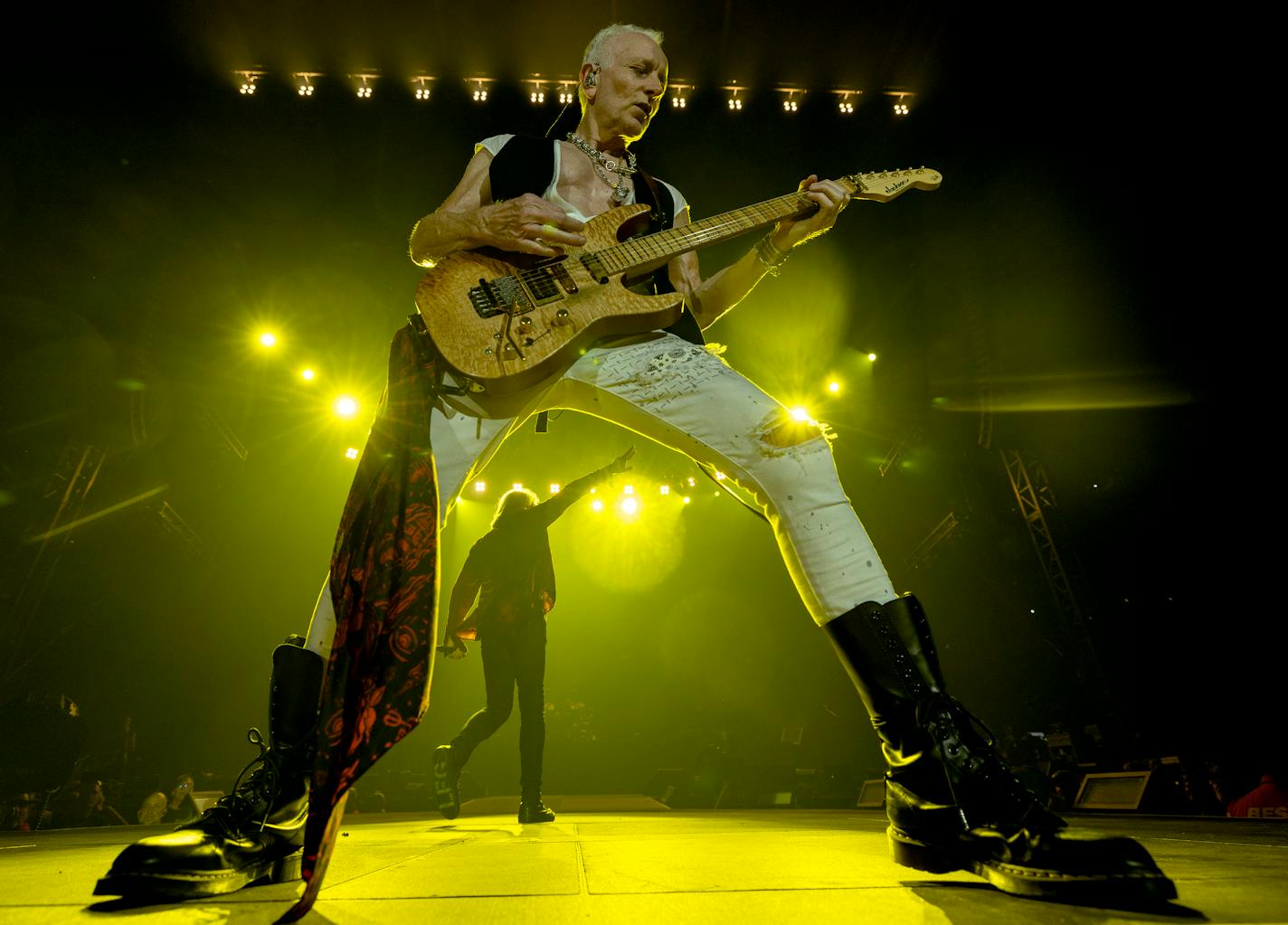 Phil Collen of Def Leppard performs Sunday, August 14, 2022, at U.S. Bank Stadium in Minneapolis, Minn. ] CARLOS GONZALEZ • carlos.gonzalez@startribune.com