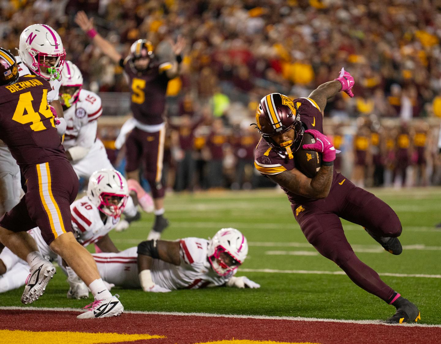 Minnesota Gophers Football Team Defeats No 25 Nebraska 