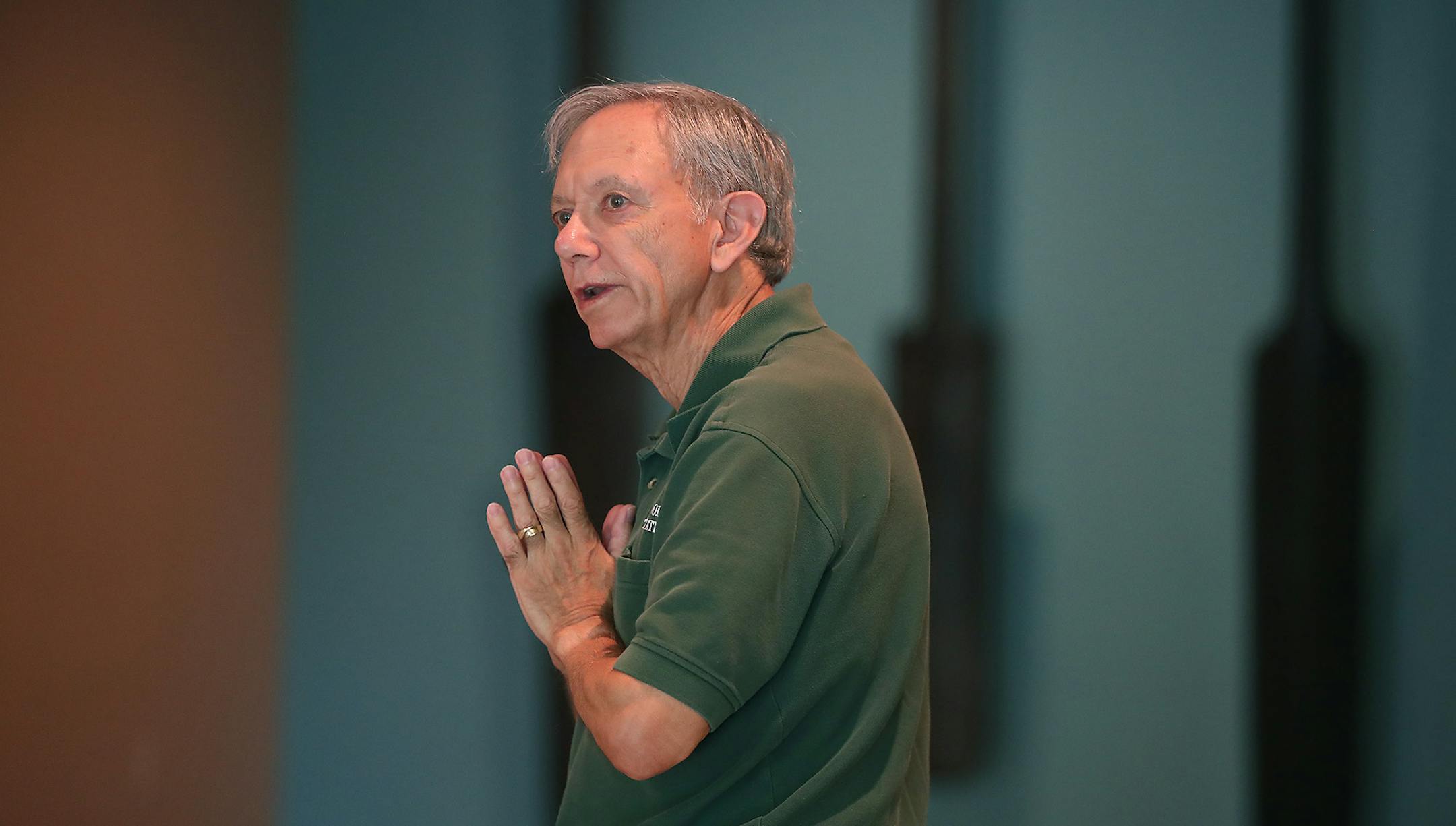 Bob McGonigal participated in a yoga class for people with Parkinson's Disease at Tarana Yoga Studio, Thursday, August 25, 2016 in Minneapolis, MN. ] (ELIZABETH FLORES/STAR TRIBUNE) ELIZABETH FLORES &#x2022; eflores@startribune.com
