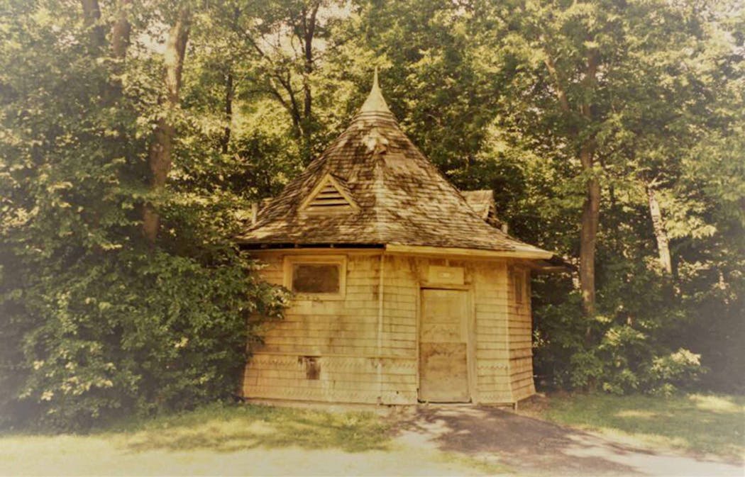 The Lake Harriet men’s restroom pre-restoration in 1998. The current band shell’s design was inspired by the historic bathrooms.