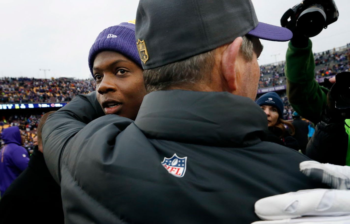 Vikings quarterback Teddy Bridgewater embraced coach Mike Zimmer at the end of a 2015 game.