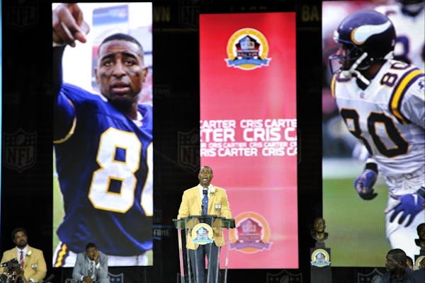 Former Vikings wide receiver and Hall of Fame inductee Cris Carter.