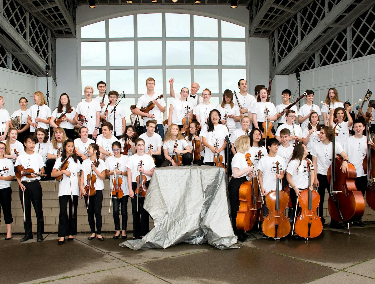 Minnesota Sinfonia Youth Outreach Week concert at the Lake Harriet Band Shell with conductor Jay Fishman (center with bow tie, thumbs up!)