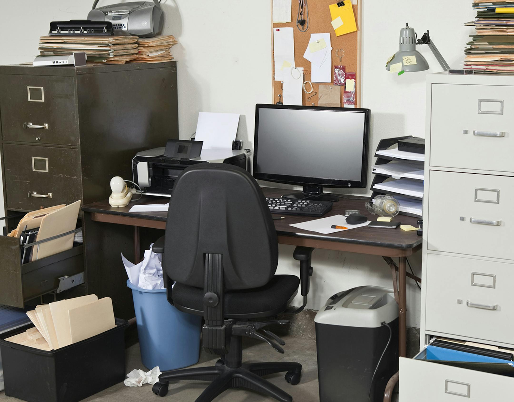 Experts suggest a sad desk can affect a worker's productivity and undermine his or her feeling of self-worth. (Photo courtesy Fotolia/TNS) ORG XMIT: 1160193