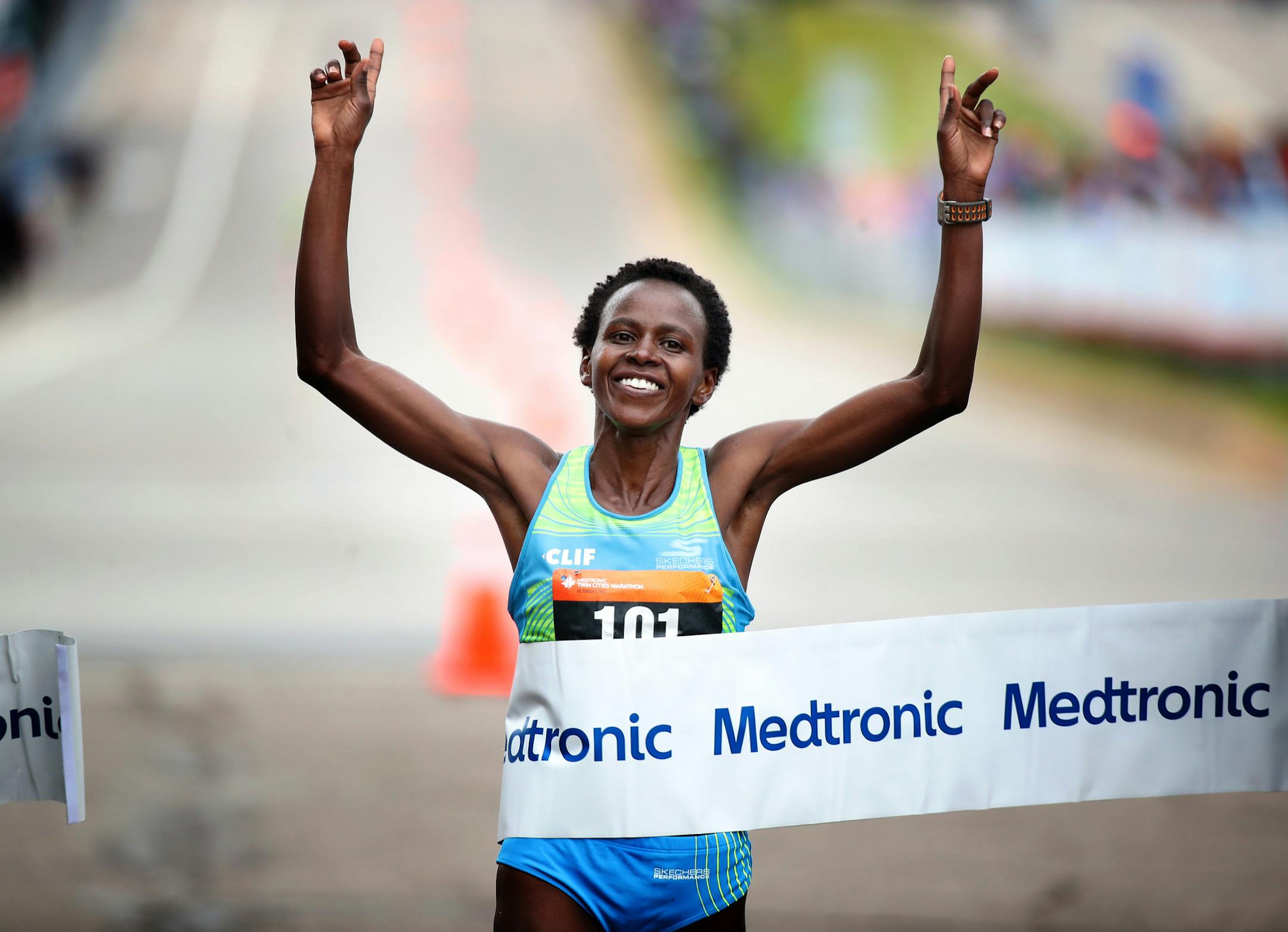 Jane Kibill won the women's division as she approached the finish line at the Capitol during theTwins Cities Marathon Sunday October 1,2017 in St. Paul, MN. ] JERRY HOLT ï jerry.holt@startribune.com Jerry Holt