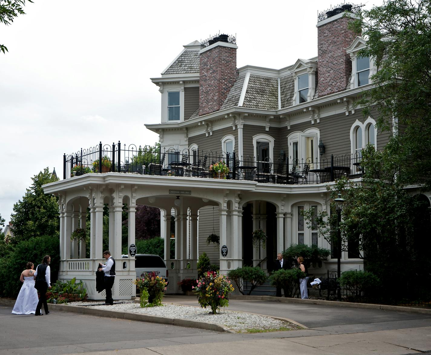 STEVE RICE &#x2022; srice@startribune.com St. Paul, MN 08/08/2008] Forepaugh Restaurant is in a renovated building.