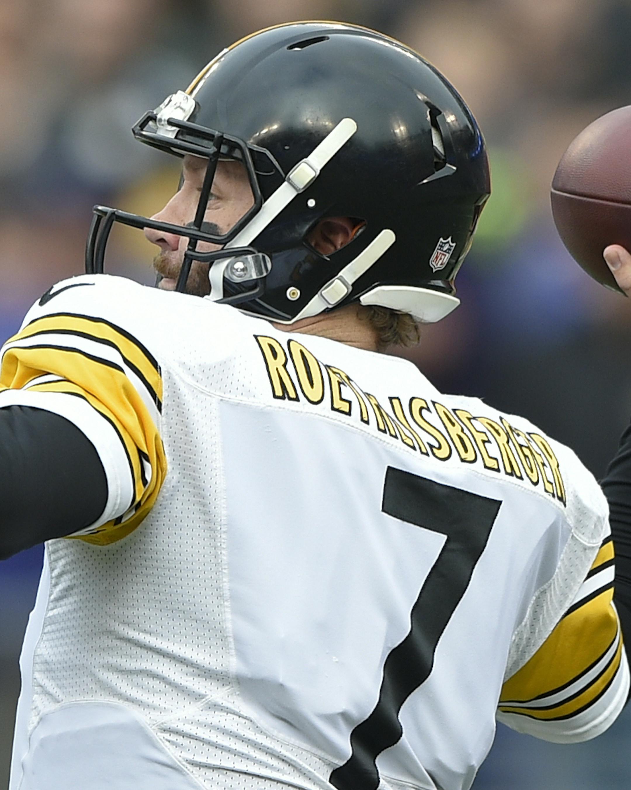 Pittsburgh Steelers quarterback Ben Roethlisberger (7) passes the ball during the first half of an NFL football game against the Baltimore Ravens in Baltimore, Sunday, Dec. 27, 2015. (AP Photo/Nick Wass) ORG XMIT: NYOTK034