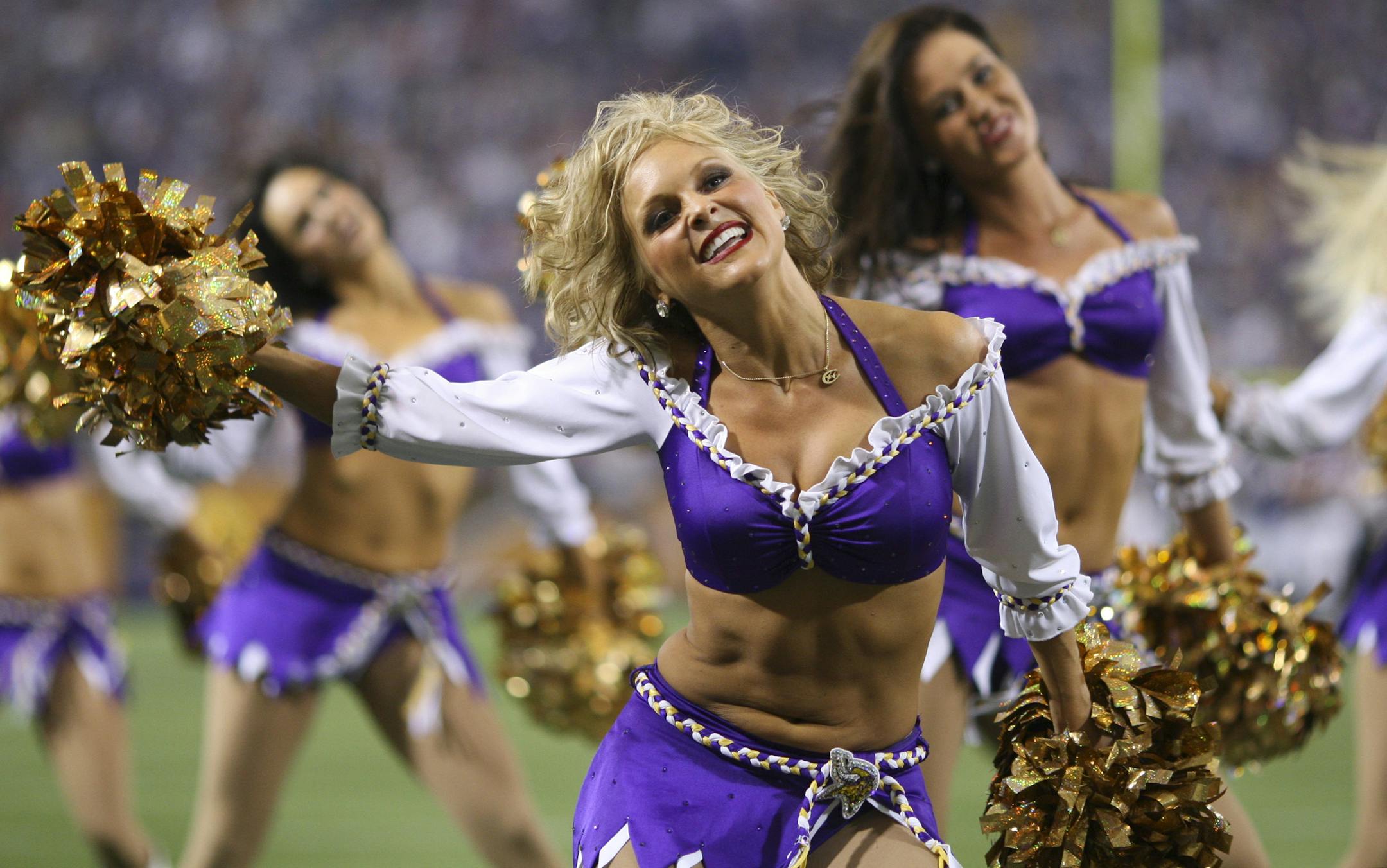 Vikings cheerleaders will perform at the Mall of America Rotunda on Monday.