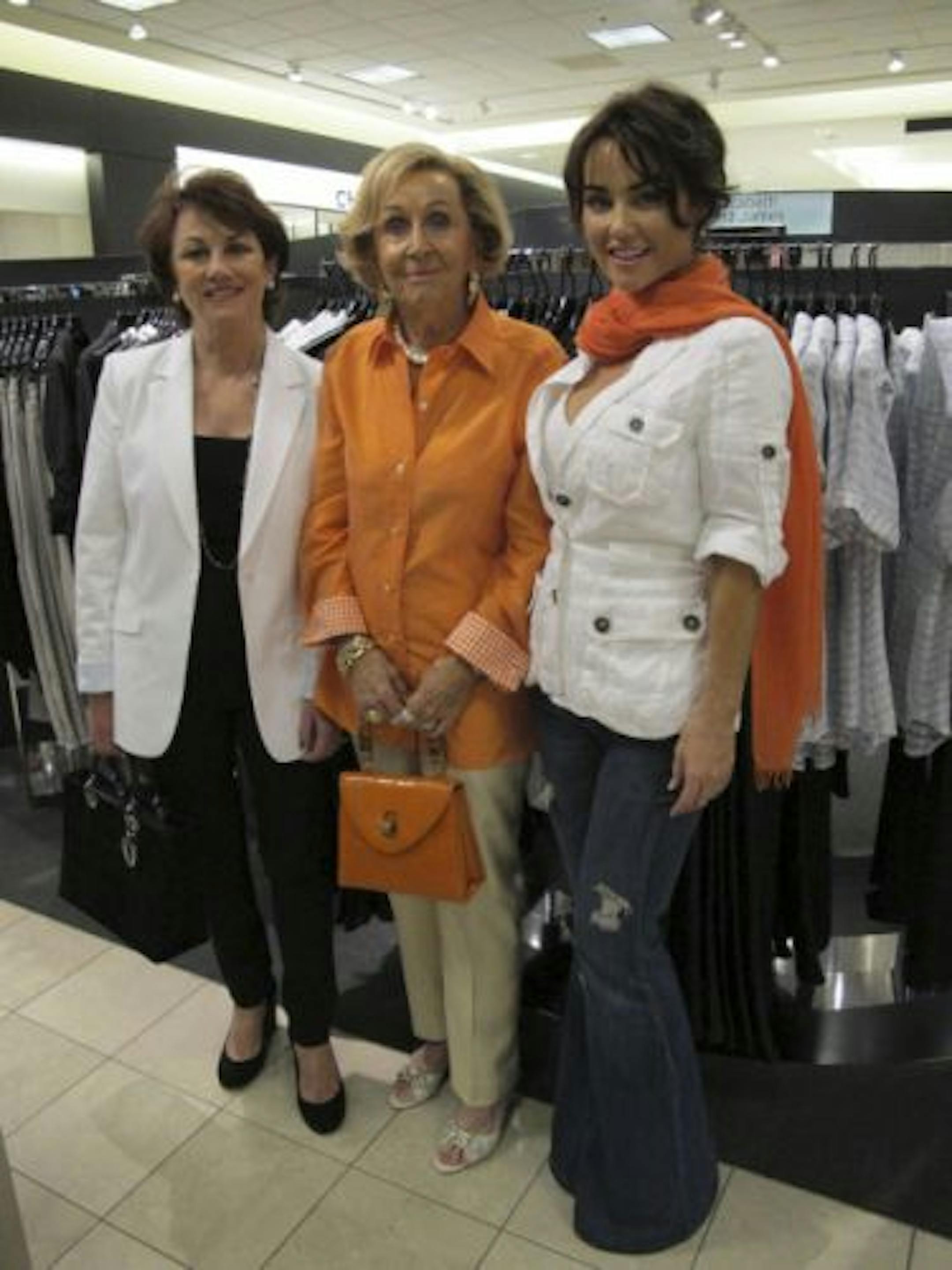 Mary Jo Carlson, Ina Reed and actress Kelly Carlson.