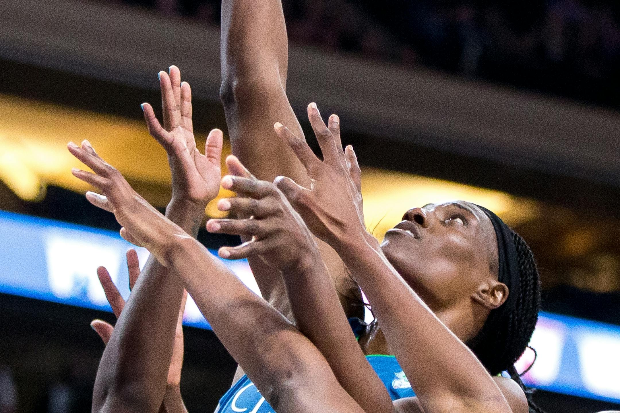 Minnesota Lynx center Sylvia Fowles shoots during the second half against the Los Angeles Sparks on Friday, Aug. 11, 2017, at Xcel Energy Center.