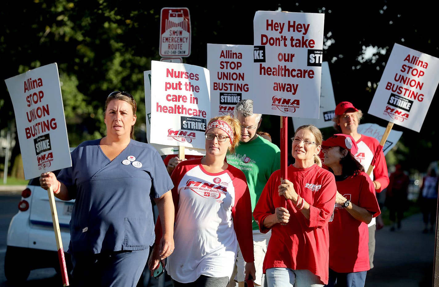 Nurses on strike made their way around Abbott Northwestern Hospital Monday, September 5, 2016 in Minneapolis, MN. They joined hundreds of nurses during the first day on strike at Abbott Northwester Hospital which is Allina's flagship hospital. ] (ELIZABETH FLORES/STAR TRIBUNE) ELIZABETH FLORES &#x2022; eflores@startribune.com