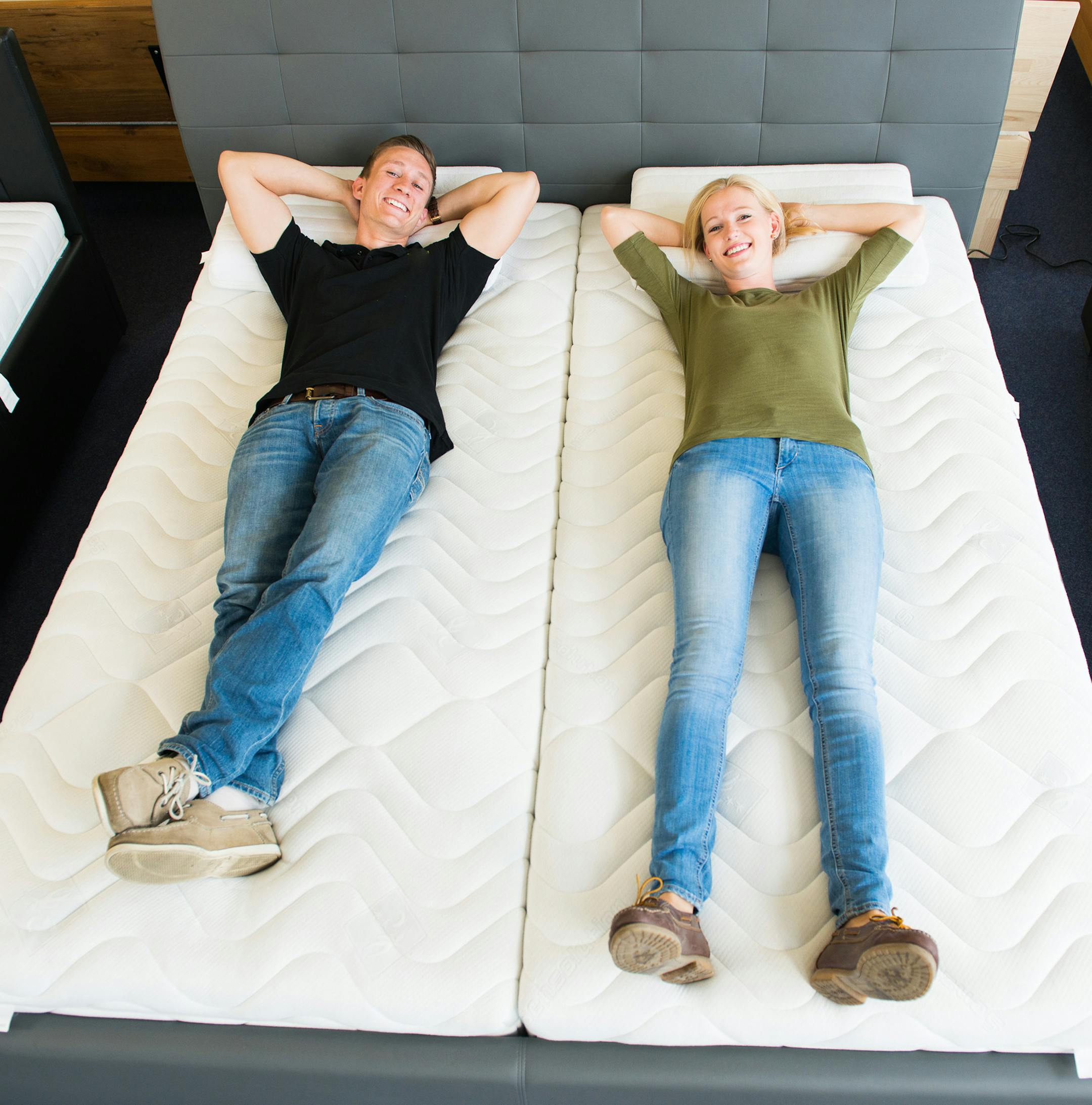 There's no substitute for testing a potential new mattress in person. (Gerhard Seybert/Fotolia/TNS) ORG XMIT: 1168649