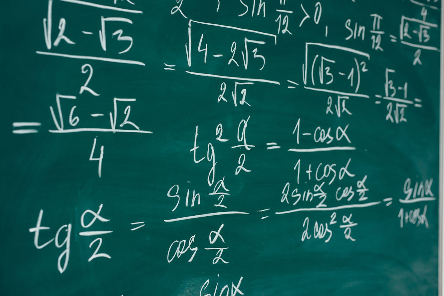 Math class. (Dreamstime/TNS) ORG XMIT: 1471768