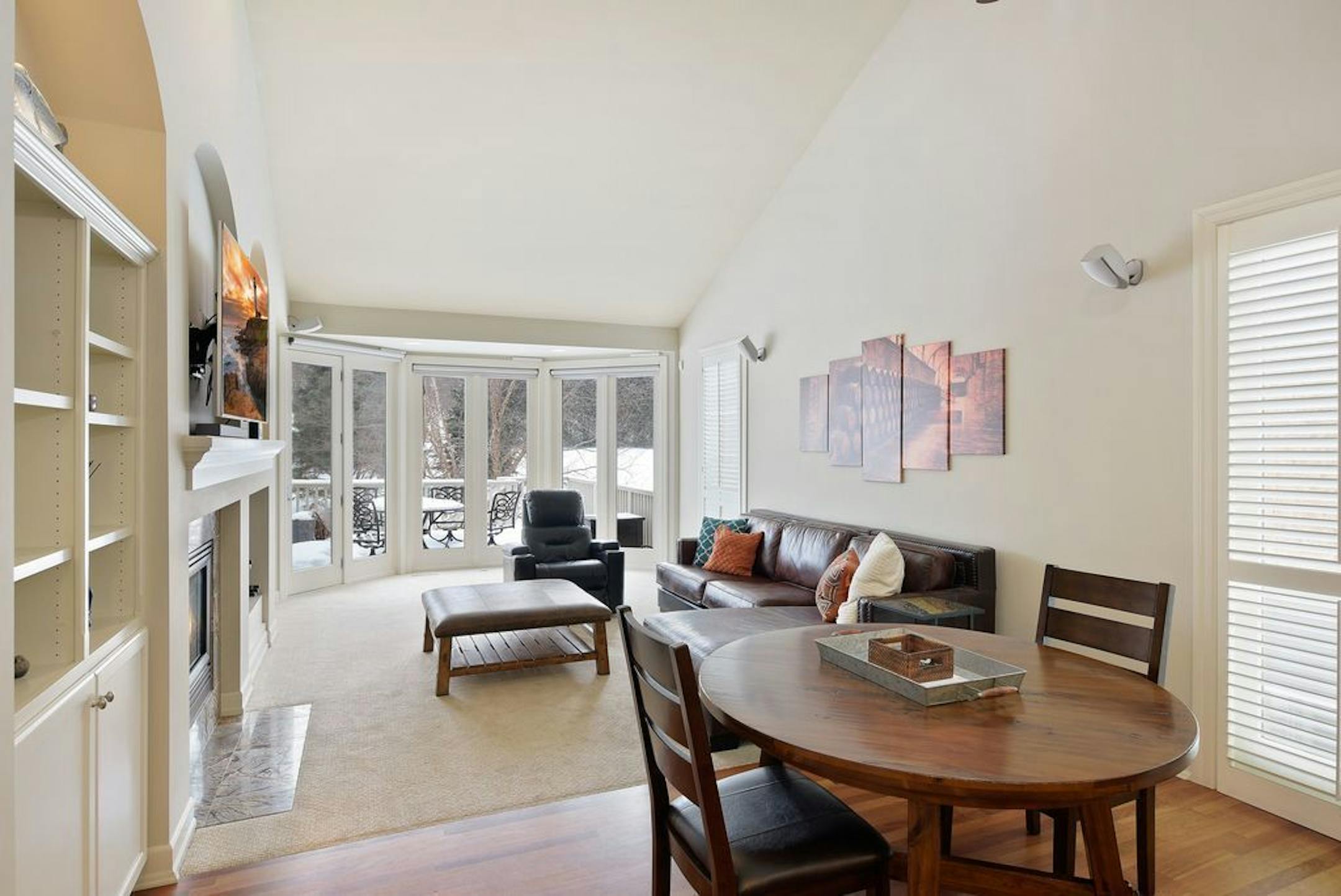There's space for informal dining.
