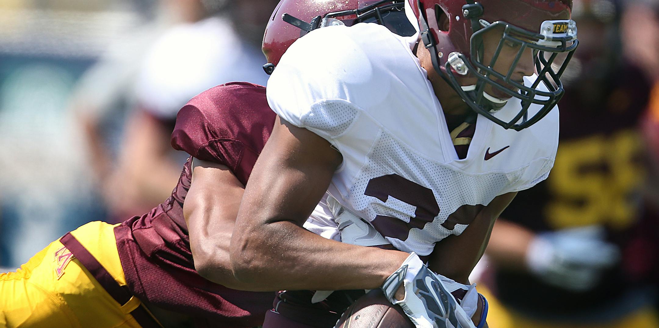 EJ Sardinha (right) caught the ball in the end zone. ] JIM GEHRZ ï james.gehrz@startribune.com / St. Paul, MN / August 15, 2015 / 10:15 AM ñ BACKGROUND INFORMATION: Gophers have a scrimmage open to the public and media on Saturday at Concordia College in St. Paul.