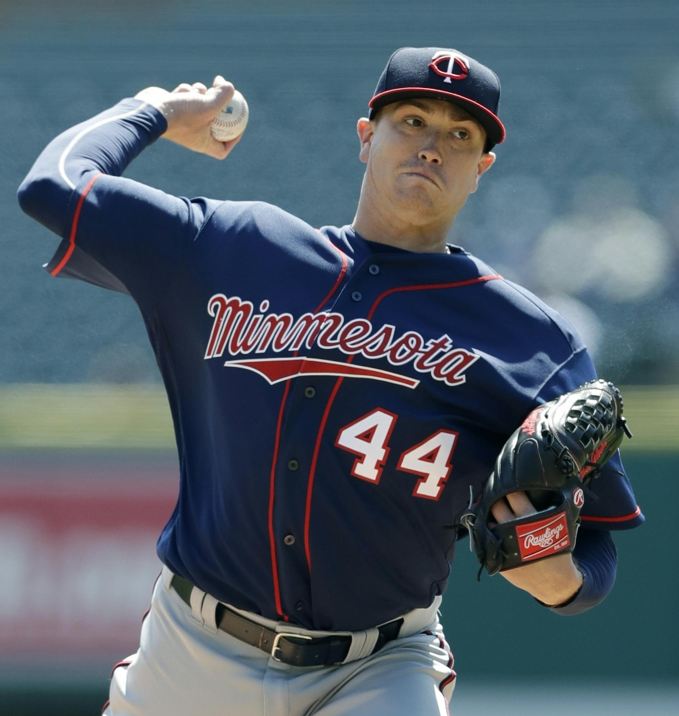Minnesota Twins starting pitcher Kyle Gibson throws during the second inning of a baseball game against the Detroit Tigers, Wednesday, April 12, 2017, in Detroit. (AP Photo/Carlos Osorio)