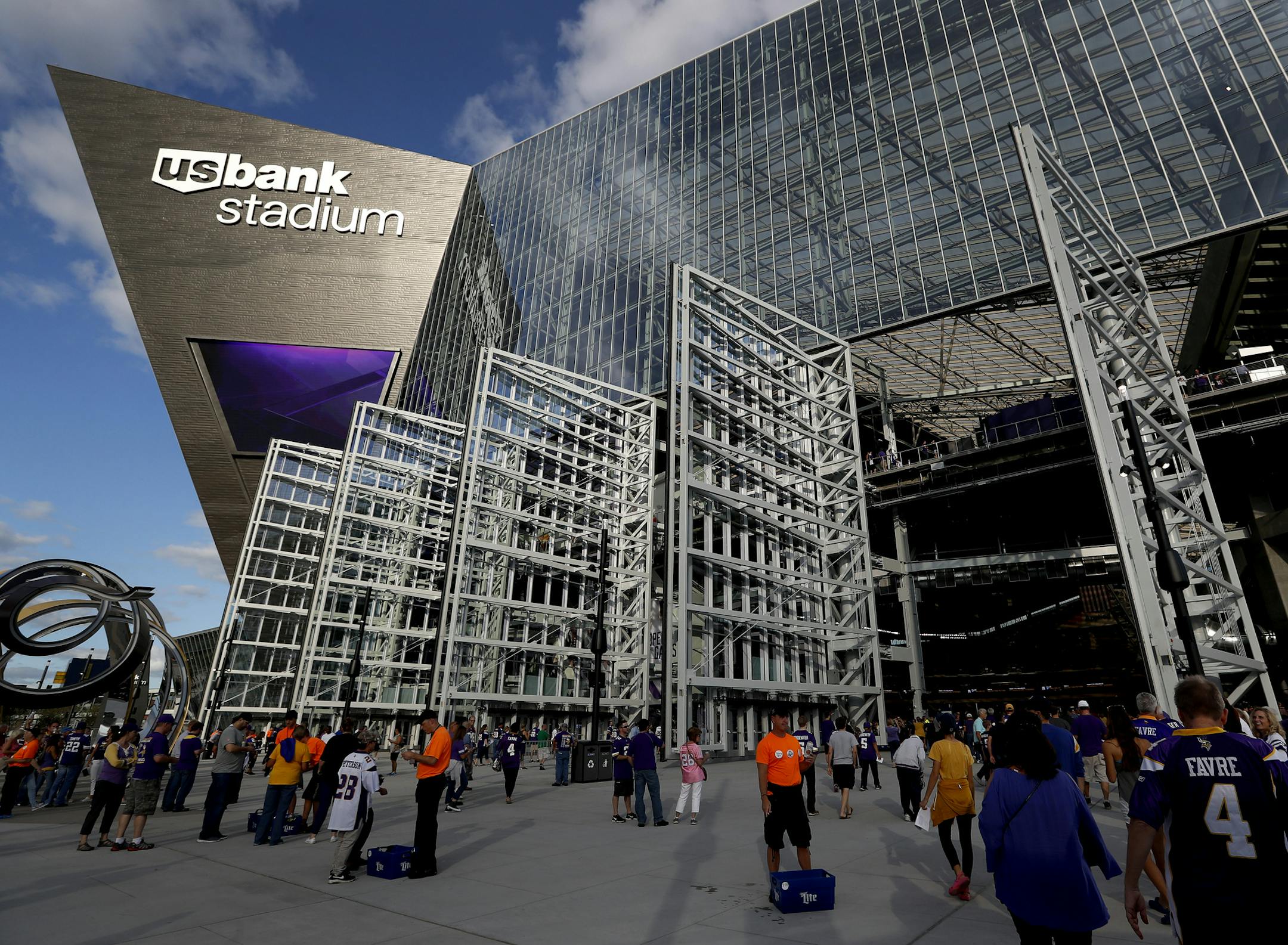 Fans entered through the large opened gates at US Bank Stadium before Thursday night's game. ] CARLOS GONZALEZ cgonzalez@startribune.com - September 1, 2016, Minneapolis, MN, US Bank Stadium, NFL, Minnesota Vikings vs. Los Angeles Rams