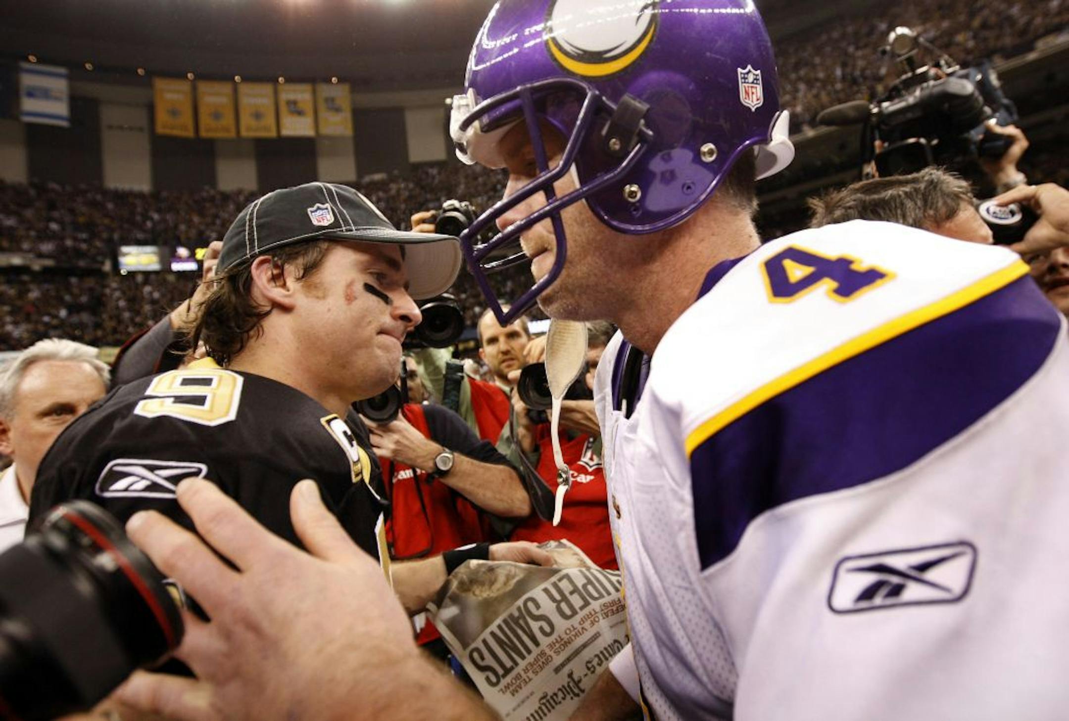 Saints quarterback Drew Brees hugged Vikings quarterback Brett Favre after the NFC Championship Game on Jan. 24, 2010.