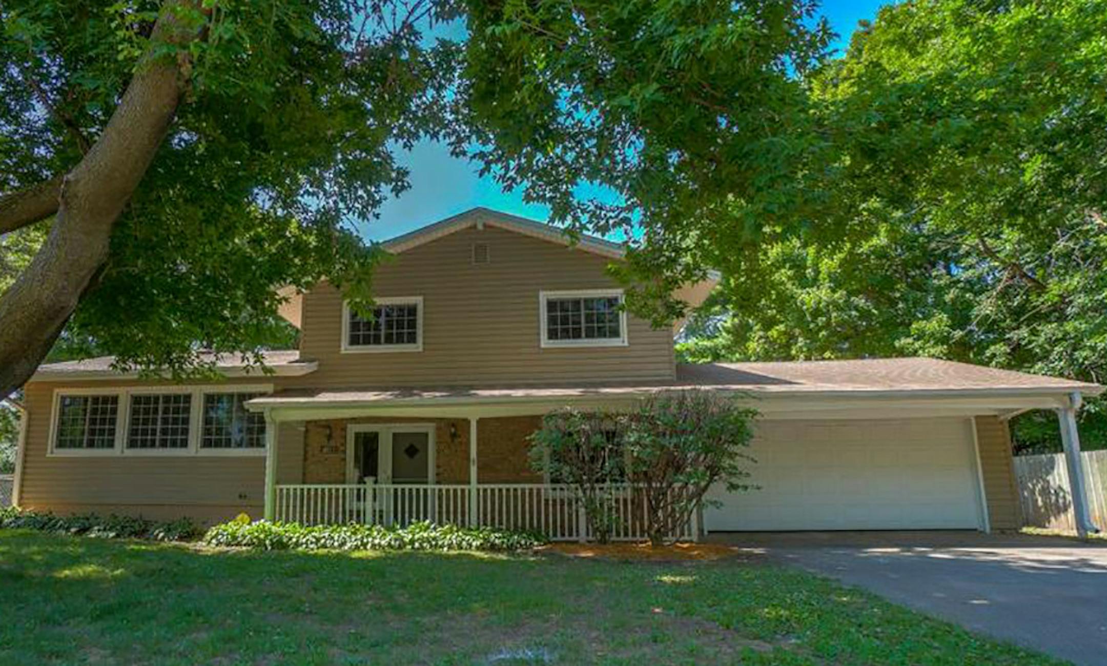 White Bear Lake
Built in 1960, this three-bedroom, two-bath house has 1,660 square feet and features three bedrooms on one level, newer windows and central air conditiong, hardwood floors, full partially finished basement, screen porch and covered porch. Listed by Nanci Johnson, 715-377-6801, and Ryan L. Johnson, 715-781-0091, Edina Realty.