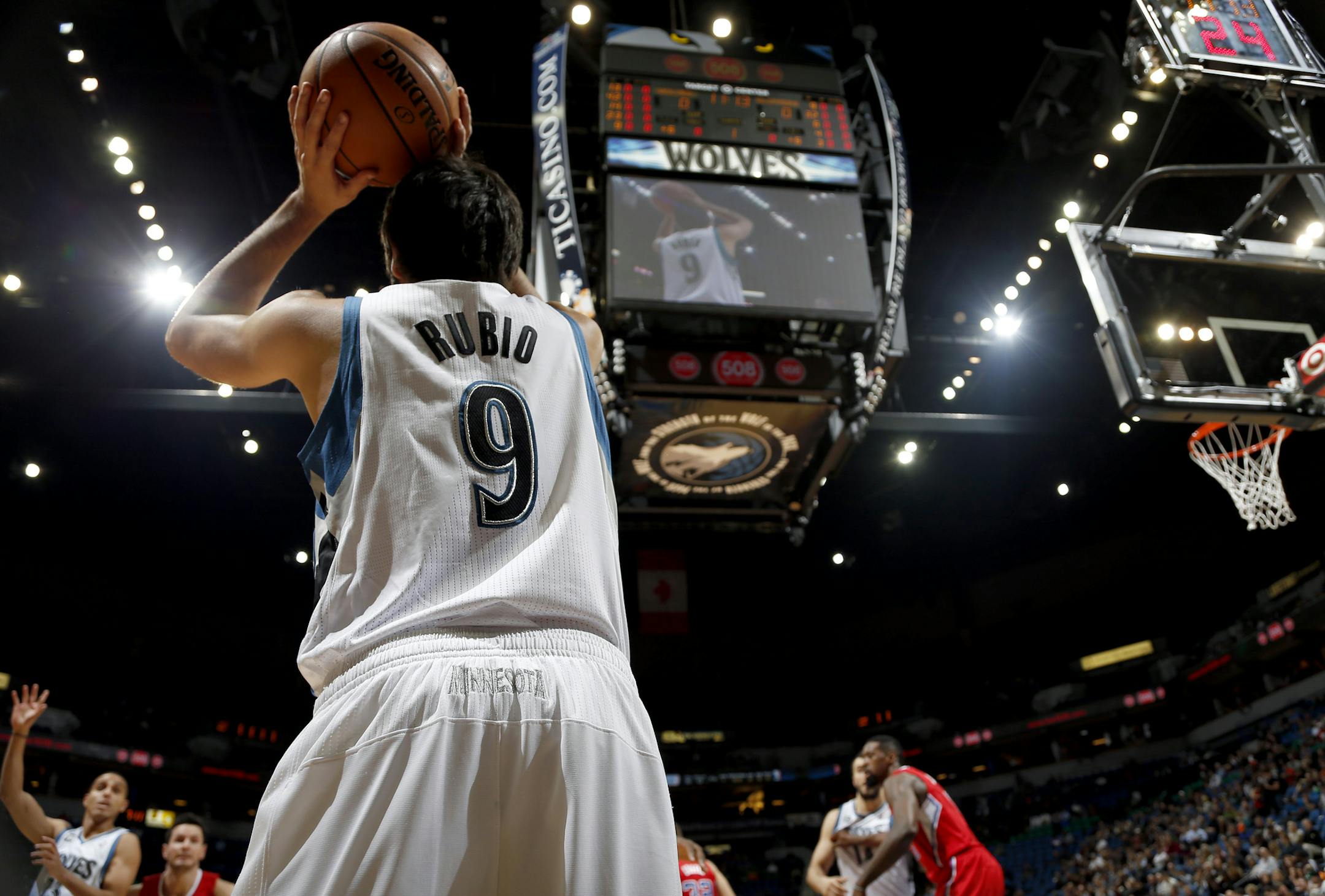 Ricky Rubio (9) looked for an open teammate to inbound the ball to in the first quarter. ] CARLOS GONZALEZ cgonzalez@startribune.com - November 20, 2013, Minneapolis, Minn., Target Center, NBA, Minnesota Timberwolves vs. Los Angeles Clippers
