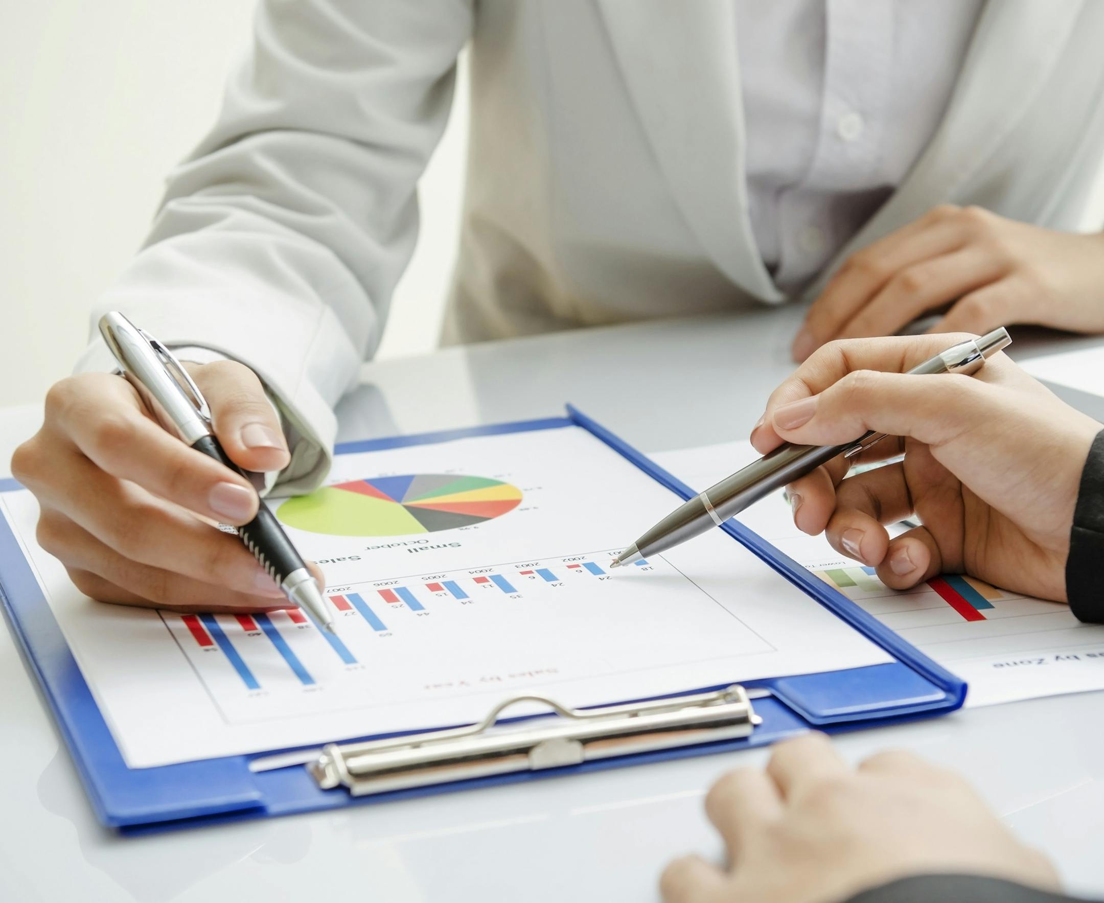 Author and money coach Liz Davidson offers advice on how to find a competent financial adviser. (Fotolia) ORG XMIT: 1179254