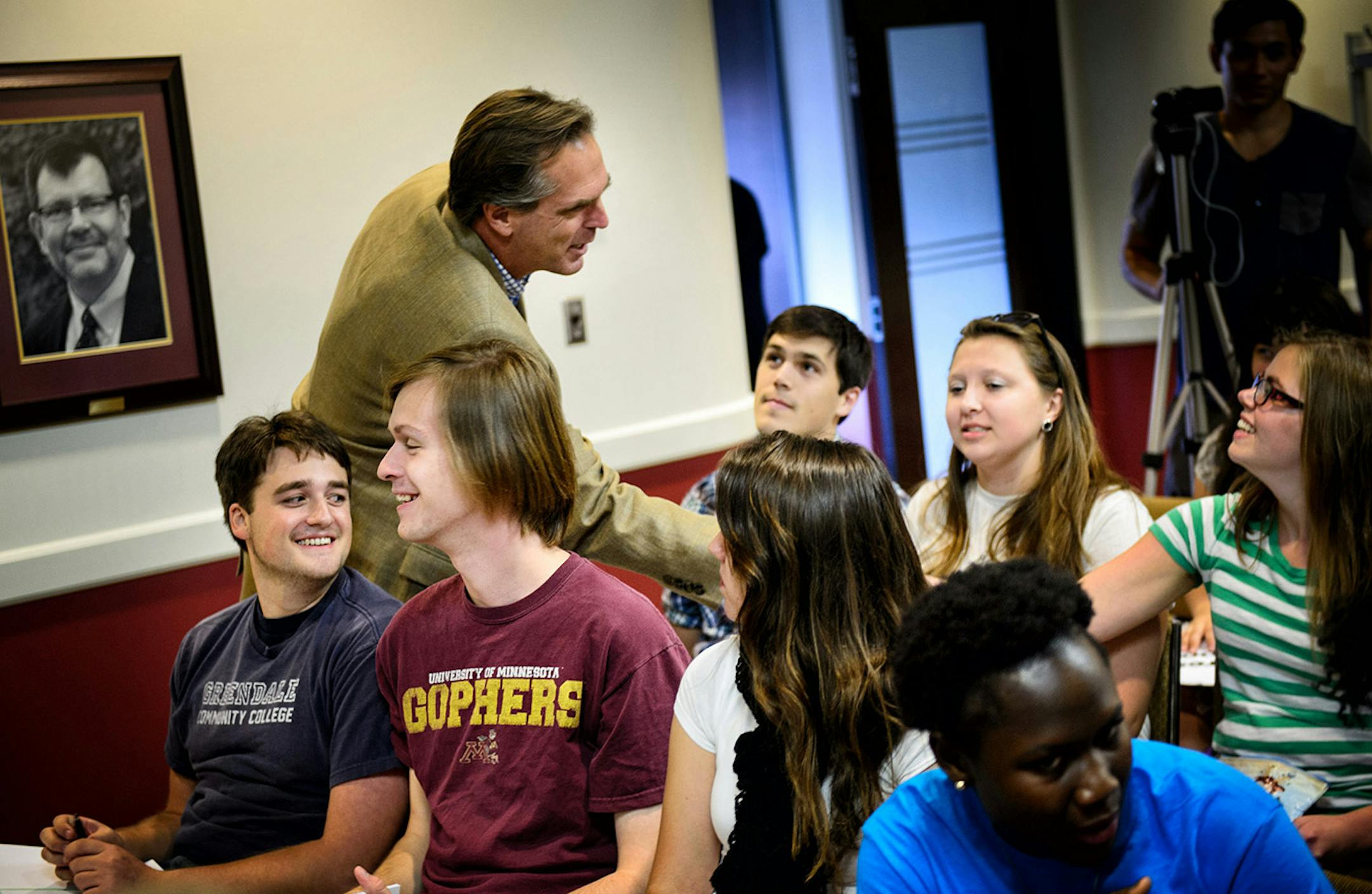 Mike McFadden greeted University of Minnesota students before speaking and answering questions at a town hall style gathering. ] Tuesday, September 23, 2014 GLEN STUBBE * gstubbe@startribune.com