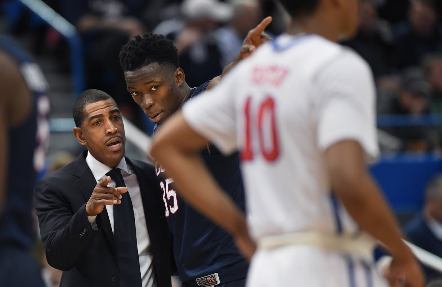 Connecticut Huskies head coach Kevin Ollie