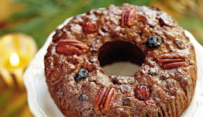 -- NO MAGS, NO SALES -- KRT SOUTH STORY SLUGGED: VA-MONASTERYFRUITCAKE KRT PHOTOGRAPH BY ALLEN ROKACH/SOUTHERN LIVING (February 3) For the best fruitc