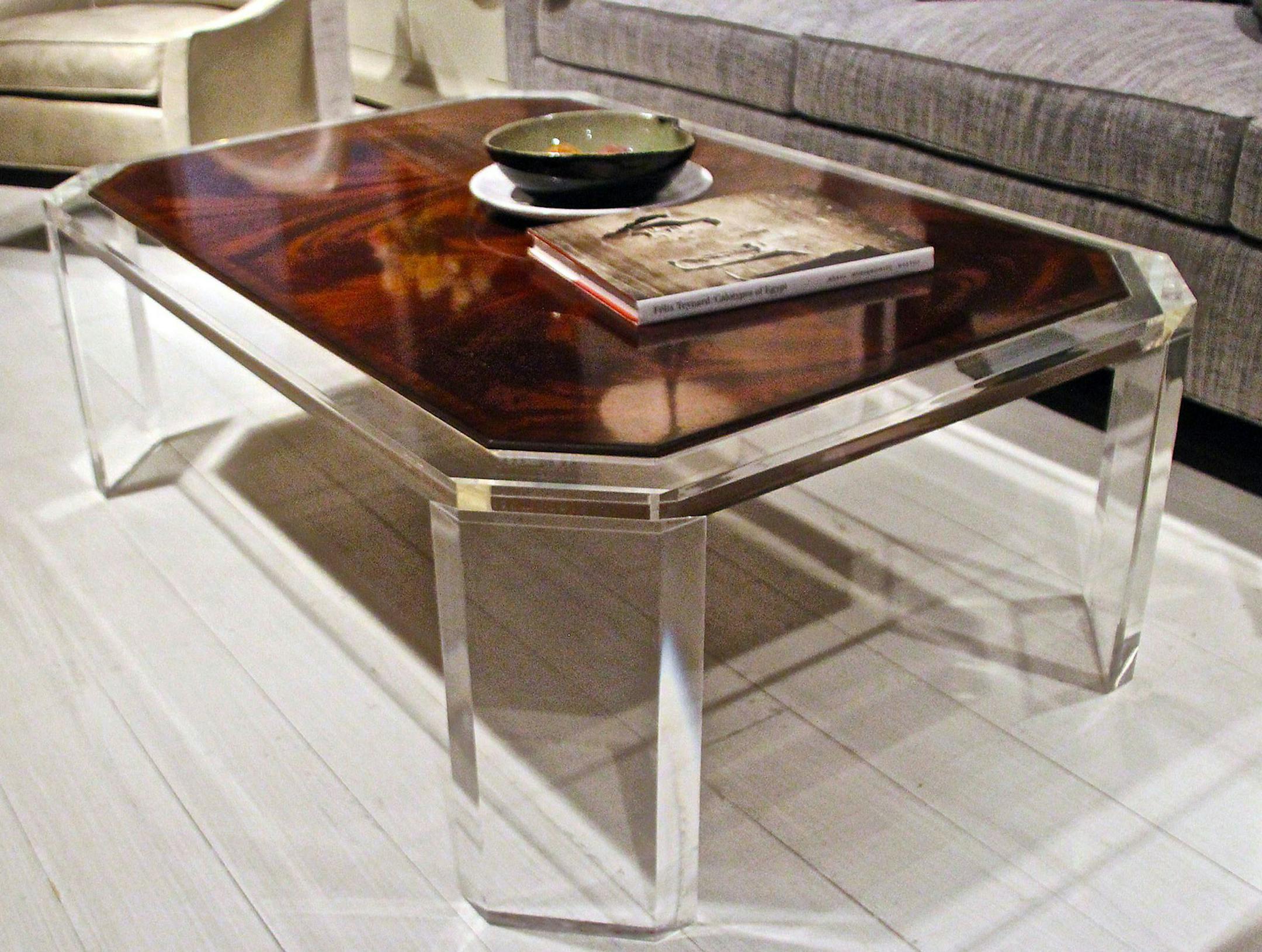 This City Light Phoenix Coffee table by Thomas O'Brien for Century was inspired by a 1970's table the designer found in London. (Patricia Sheridan/Pittsburgh Post-Gazette/TNS) ORG XMIT: 1187682