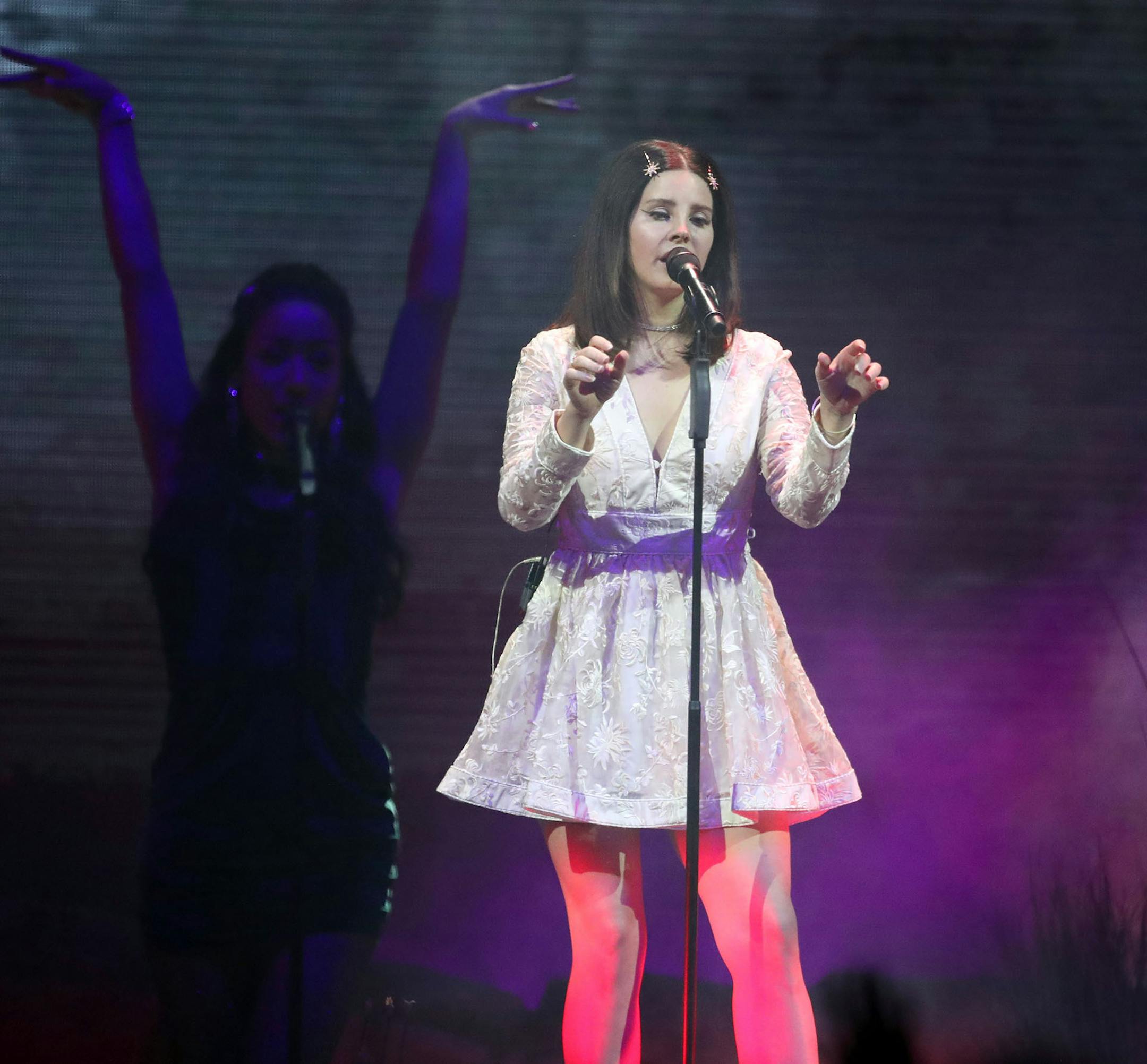 Lana Del Rey headlined Friday, Jan. 5, 2017, at the Target Center in Minneapolis, MN.] DAVID JOLES ï david.joles@startribune.com Review of cult-loved, best-selling LA chanteuse Lana Del Rey in her Twin Cities debut and start of her first arena tour