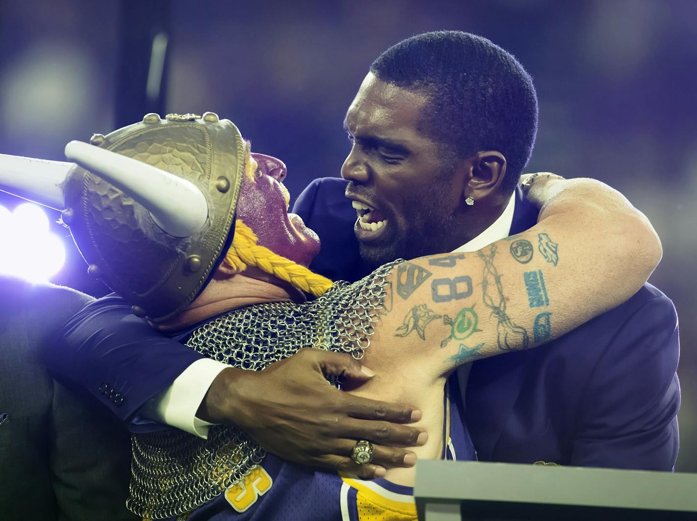 Randy Moss' well-wishers Monday included superfan Syd Davy, who often caught Moss as he jumped into the stands after scoring a touchdown at the Metrodome.