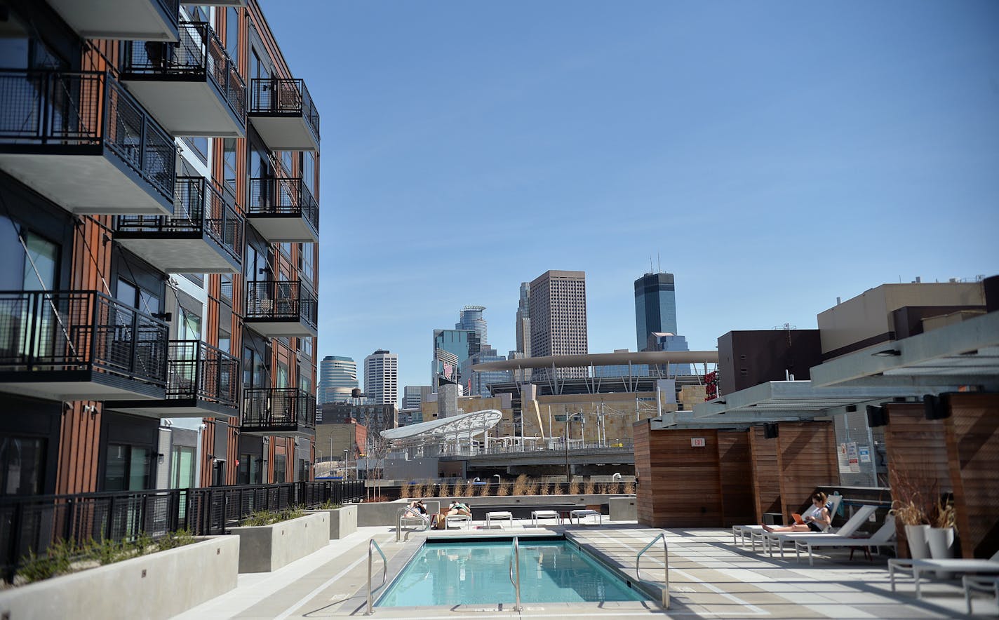 Located a few short blocks from Target Field, Junction Flats gives residents the sounds of a Twins games without the lines. ] (SPECIAL TO THE STAR TRIBUNE/BRE McGEE) **Junction Flats