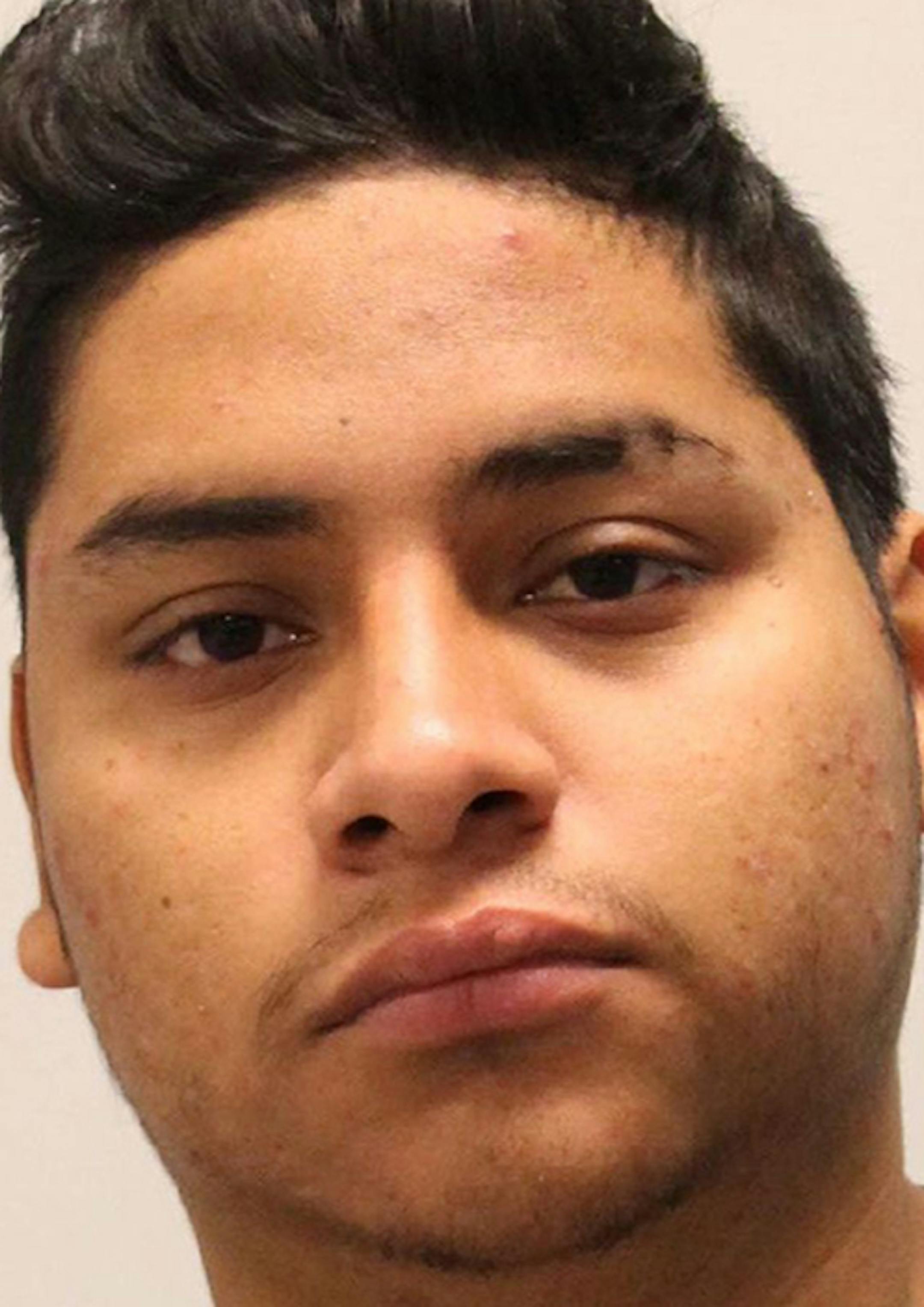 Jose Dominguez ORG XMIT: MIN1512011631200120