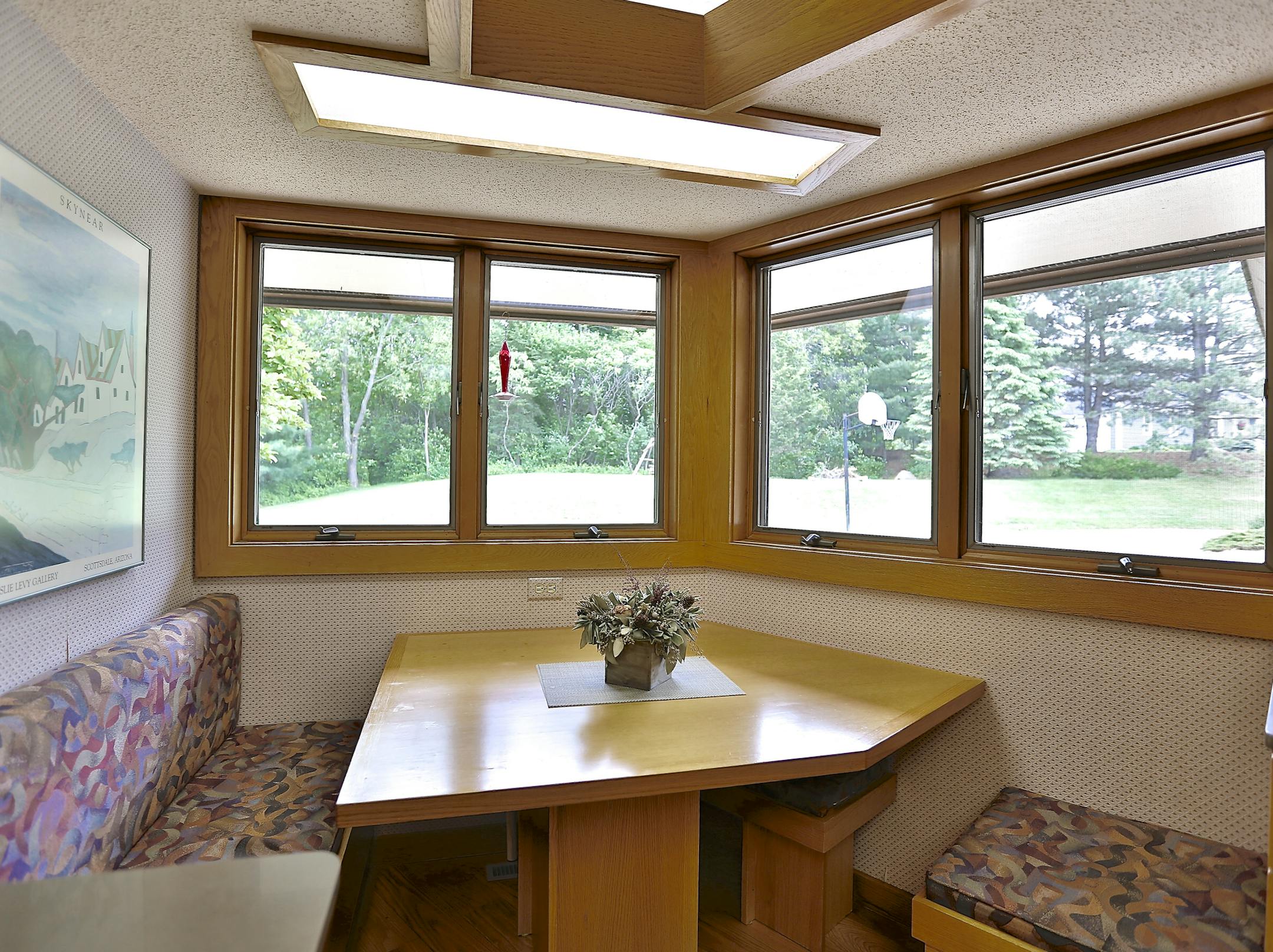 Homegazing on a 1980s sunfish lake house designed by John Howe for original owners. Credit Daniel Huiras/Visual Agent