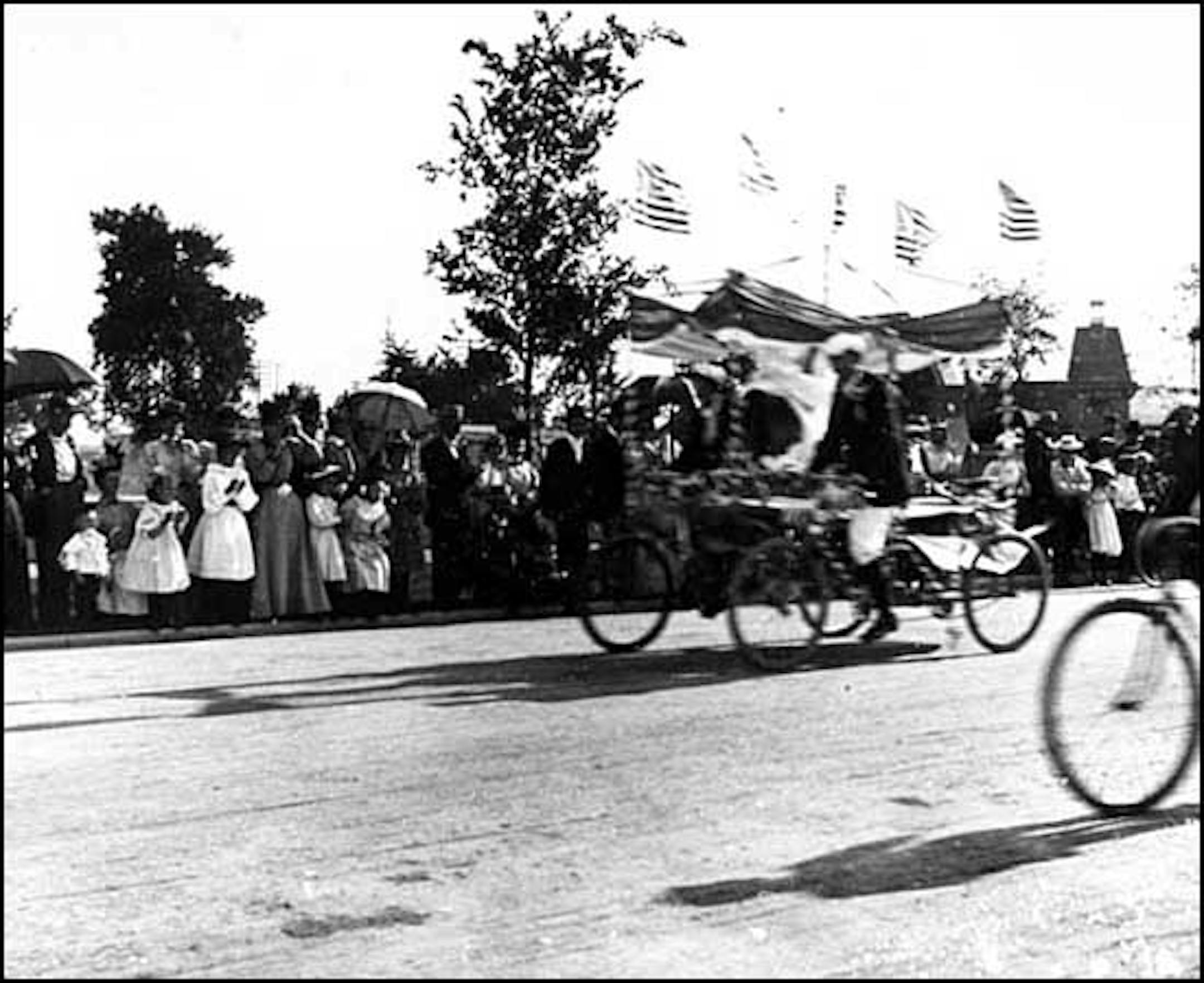 Lake City bike race, ca 1900