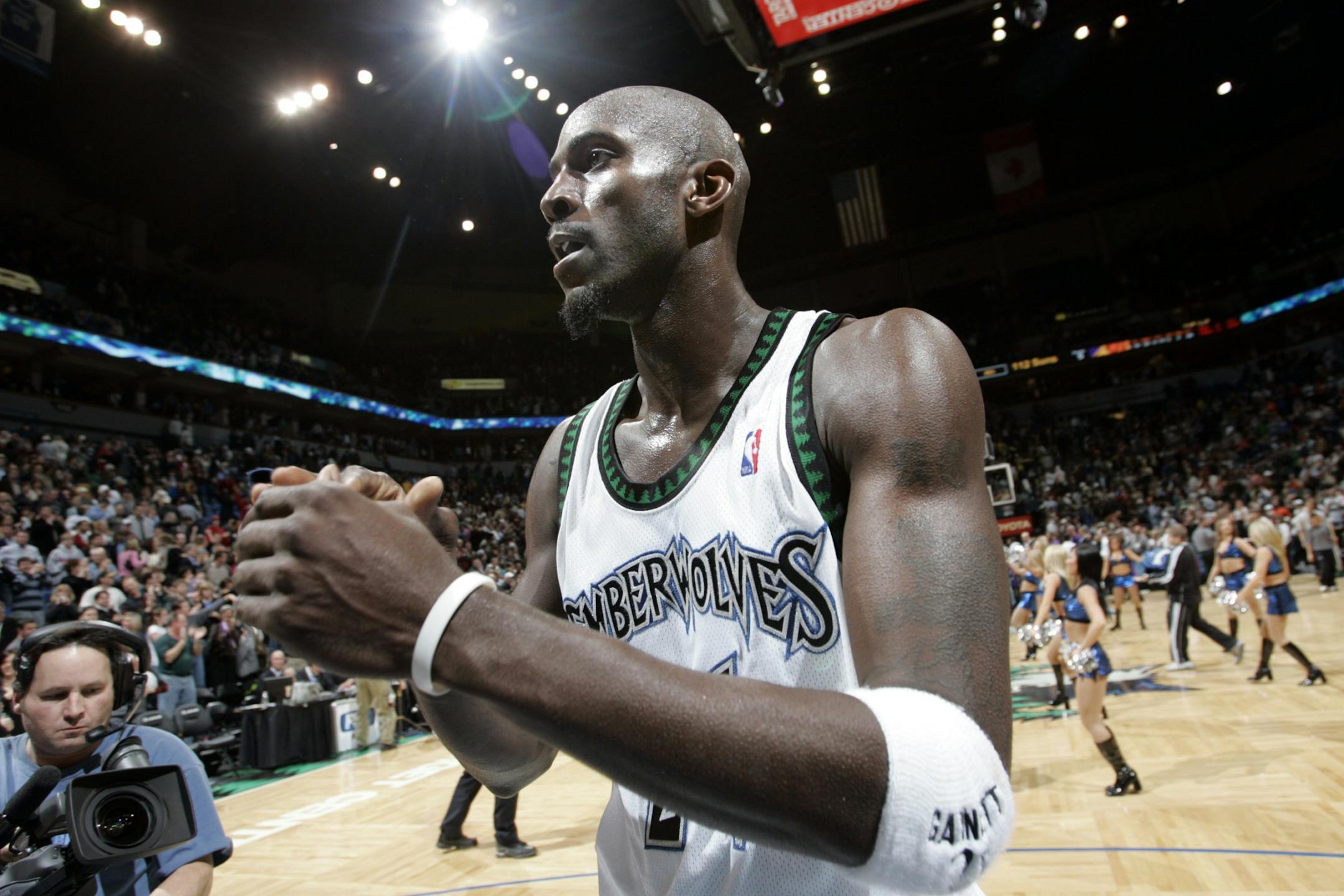 Minnesota Timberwolves' Kevin Garnett walks off the court after the Timberwolves defeated the Phoenix Suns 121-112 at the Target Center in Minneapolis, Minnesota, Monday, January 29, 2007.