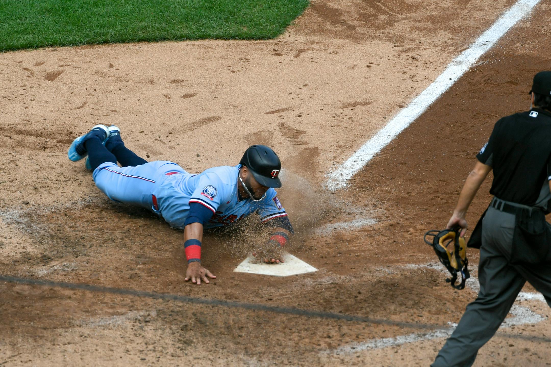 Twins designated hitter Nelson Cruz missed his fourth consecutive game Wednesday night because of a sore right knee.